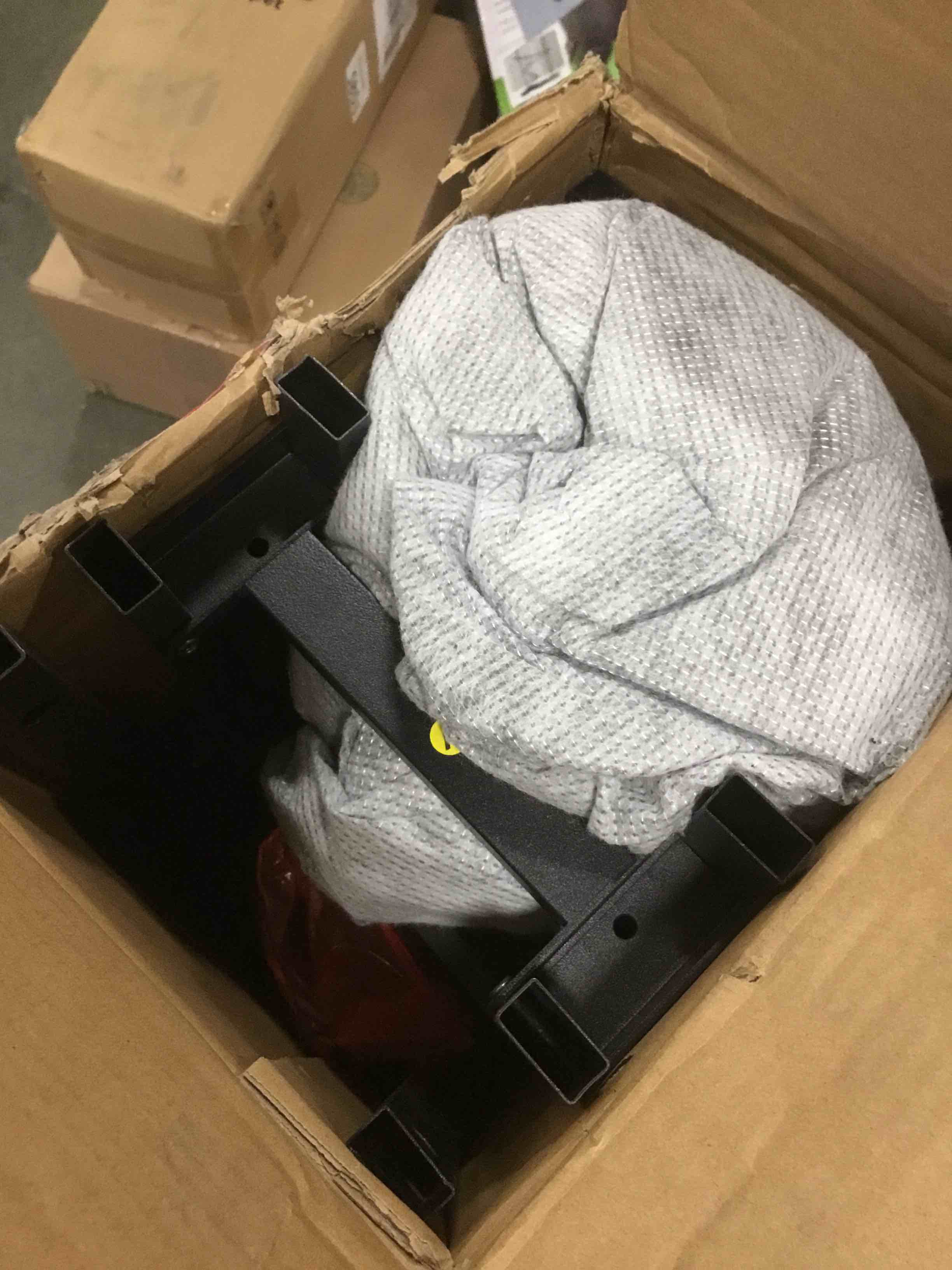 https://s3.amazonaws.com/lotting-images-prod/bidfta/PPE2137892_1741267381754.jpeg