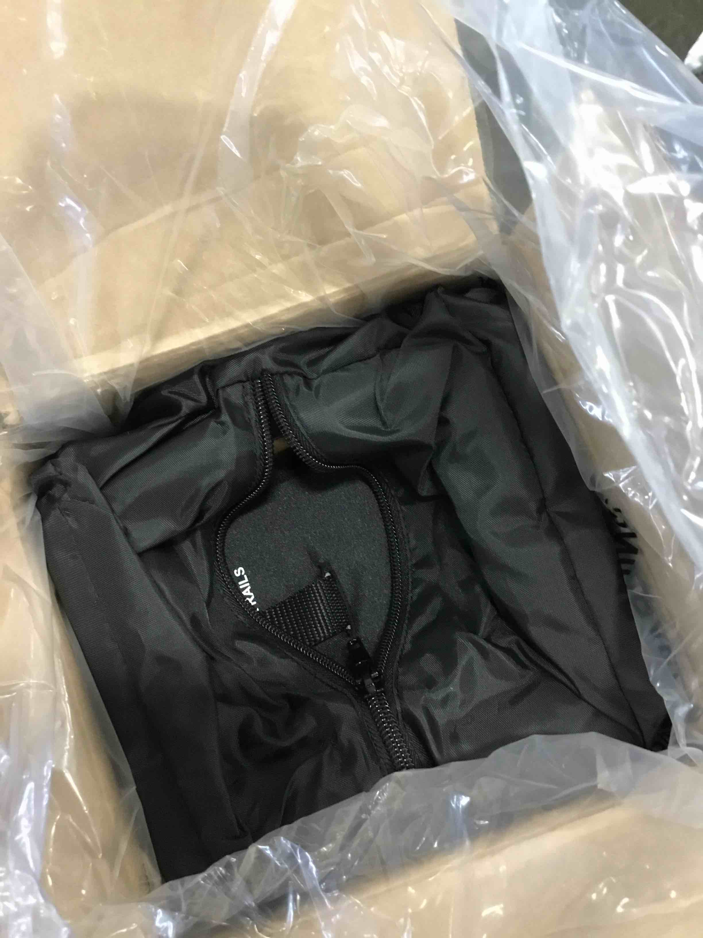https://s3.amazonaws.com/lotting-images-prod/bidfta/PPE2138145_1741355453492.jpeg