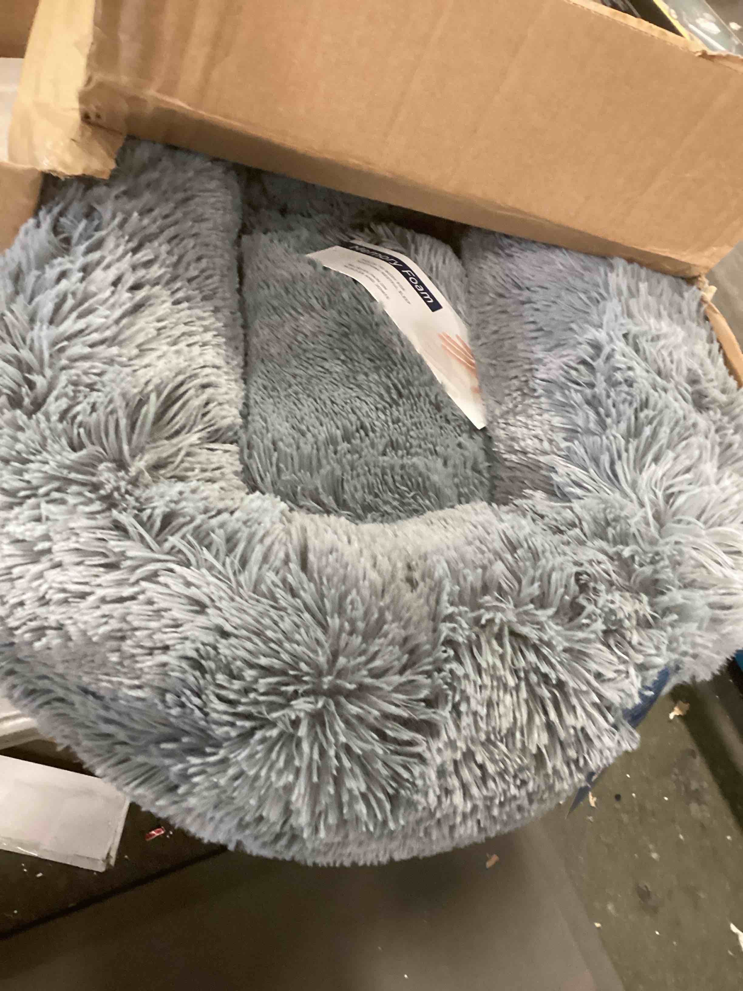 https://s3.amazonaws.com/lotting-images-prod/bidfta/PPE2140415_1741634771440.jpeg
