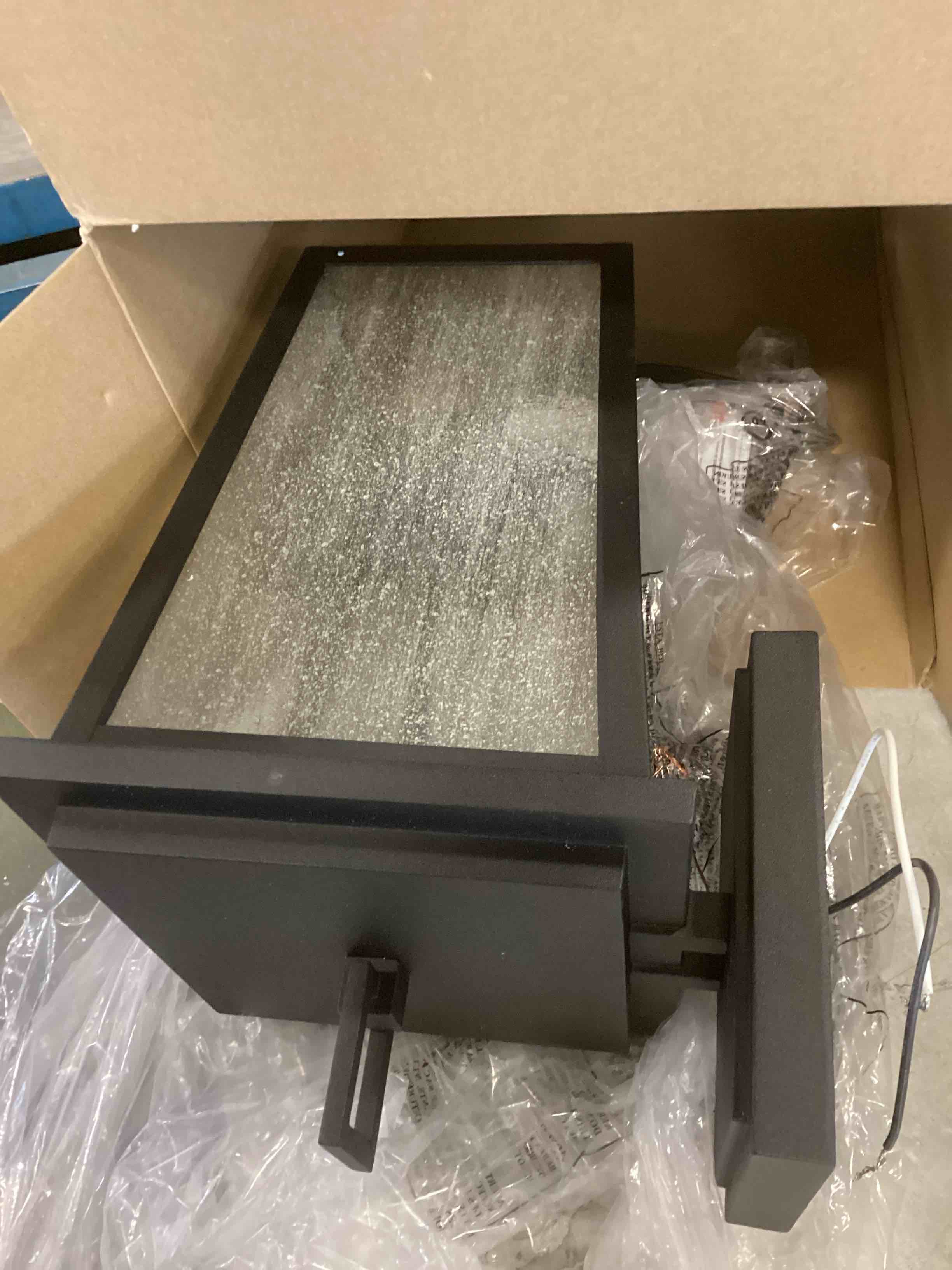 https://s3.amazonaws.com/lotting-images-prod/bidfta/PPE2141579_1742242285715.jpeg