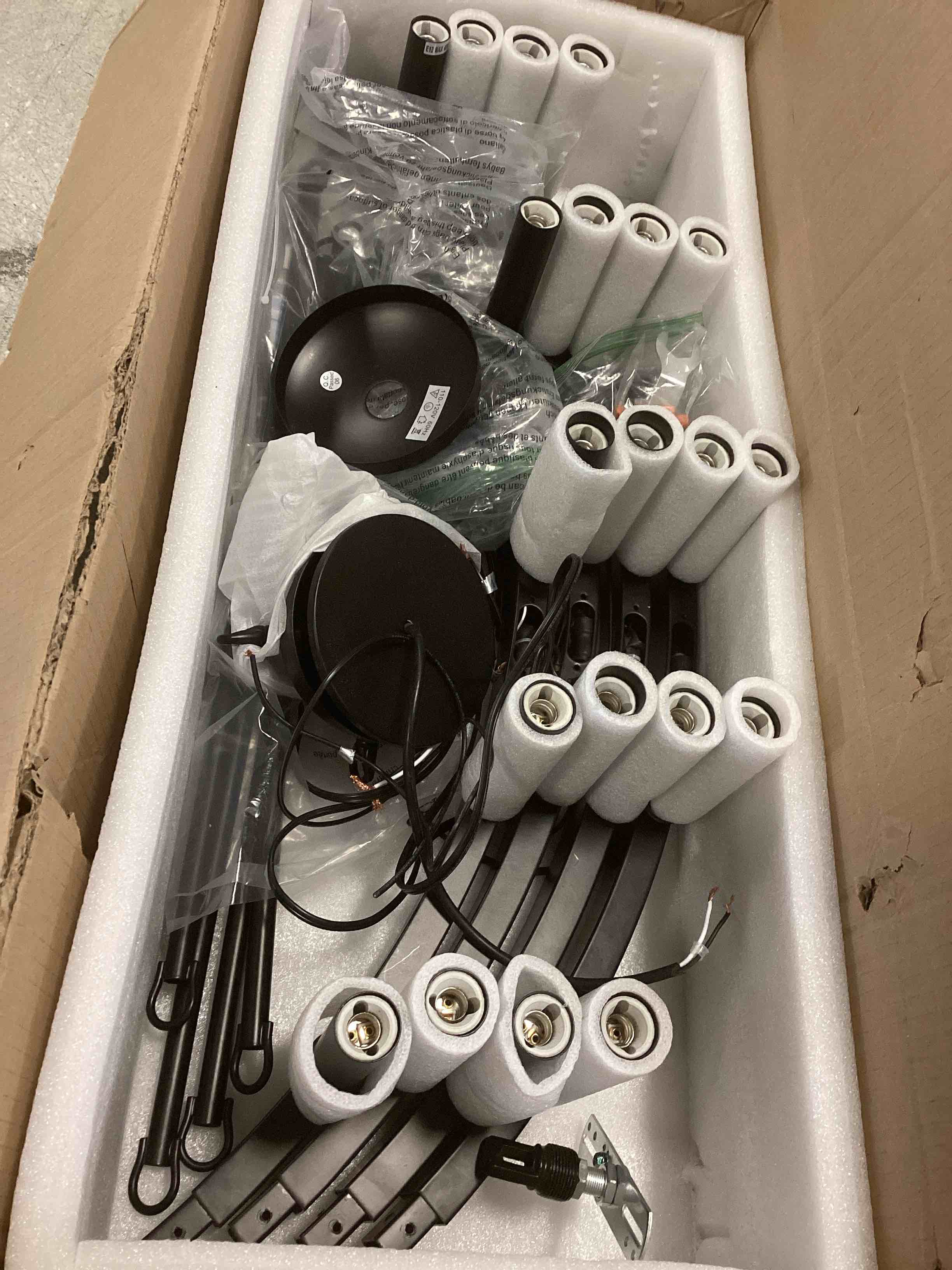 https://s3.amazonaws.com/lotting-images-prod/bidfta/PPE2142502_1742580755519.jpeg