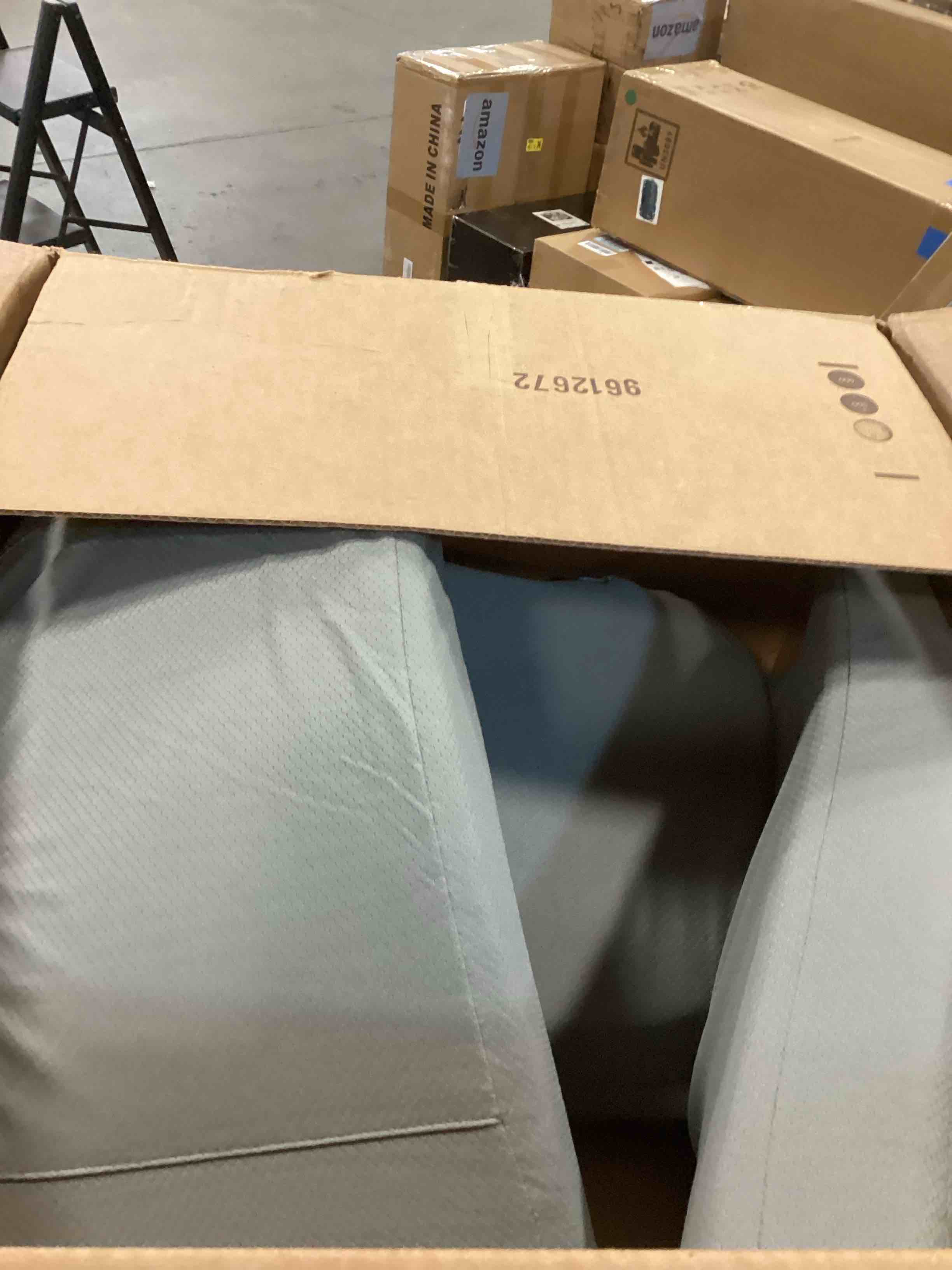 https://s3.amazonaws.com/lotting-images-prod/bidfta/PPE2143052_1741097454941.jpeg