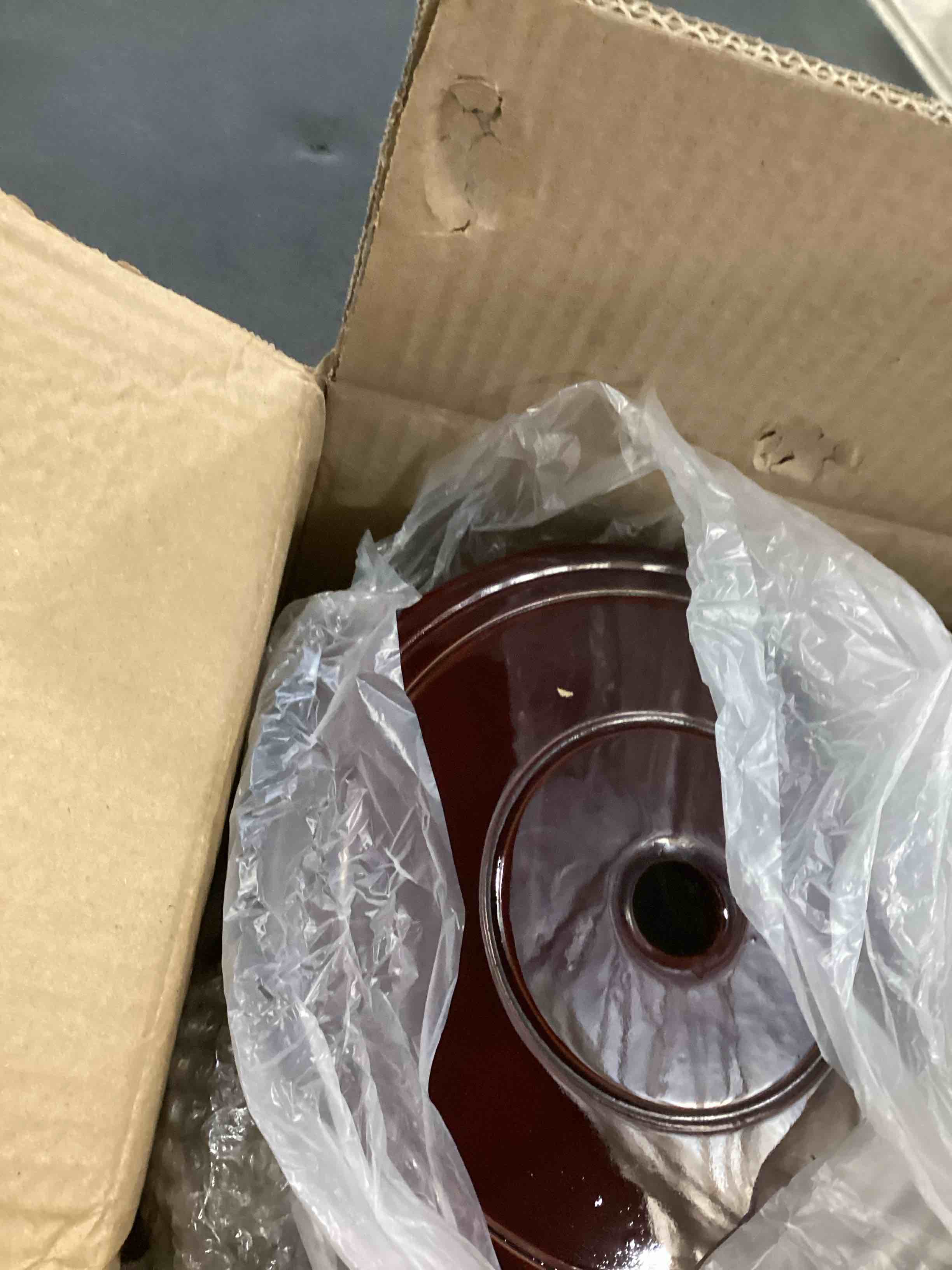 https://s3.amazonaws.com/lotting-images-prod/bidfta/PPE2143058_1741097941597.jpeg