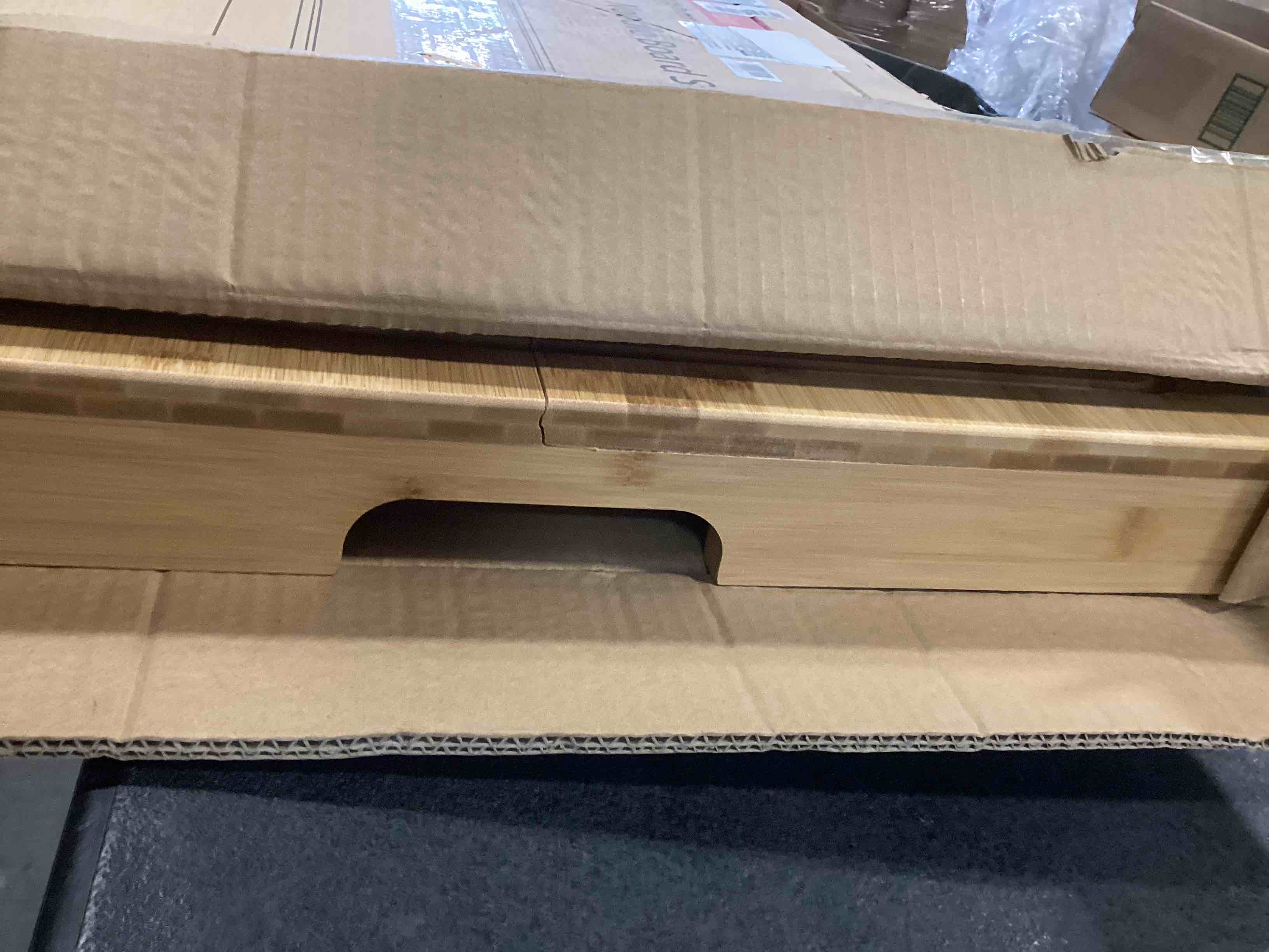 https://s3.amazonaws.com/lotting-images-prod/bidfta/PPE2143103_1741105810800.jpeg