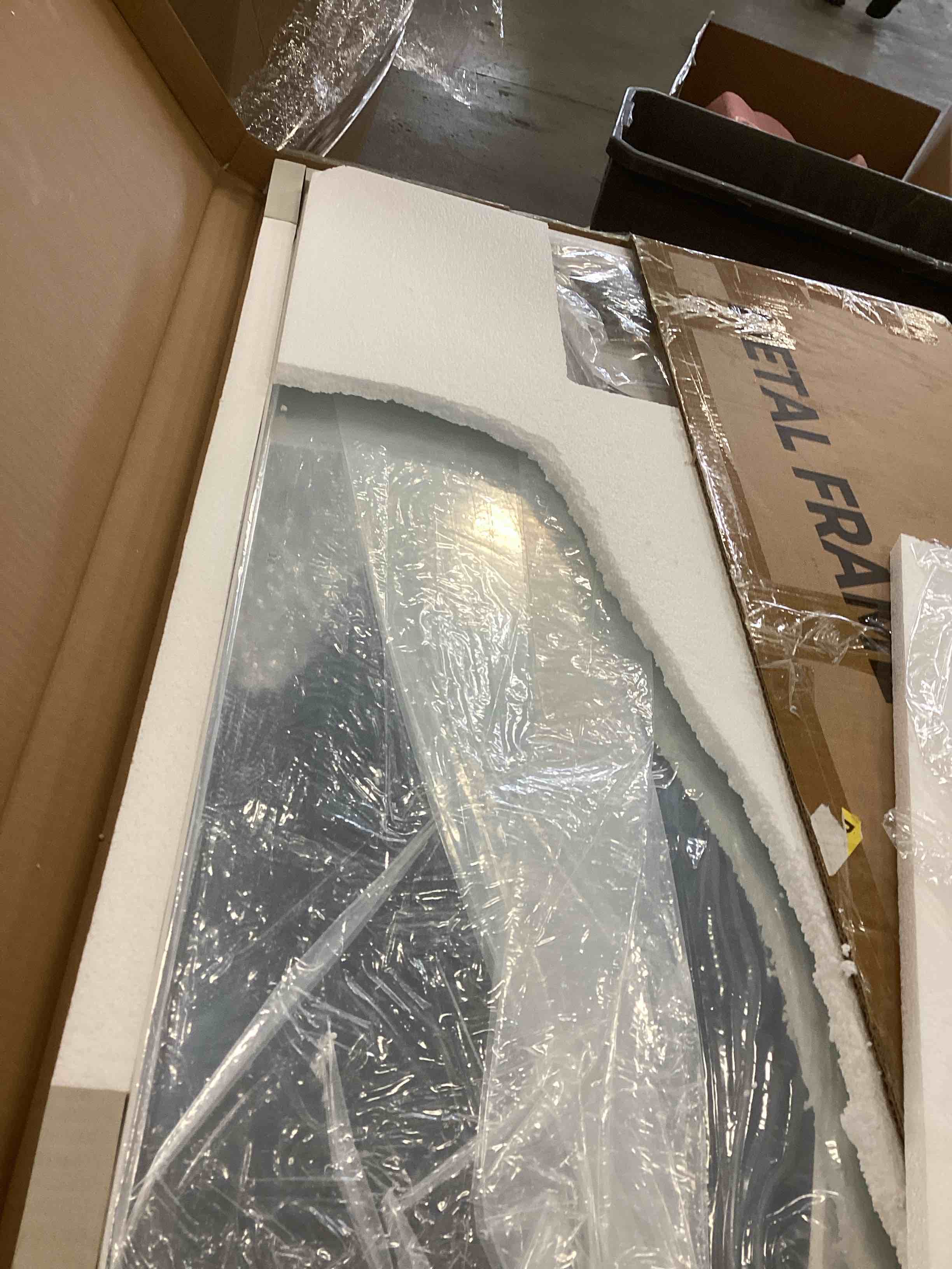 https://s3.amazonaws.com/lotting-images-prod/bidfta/PPE2143164_1741113390818.jpeg