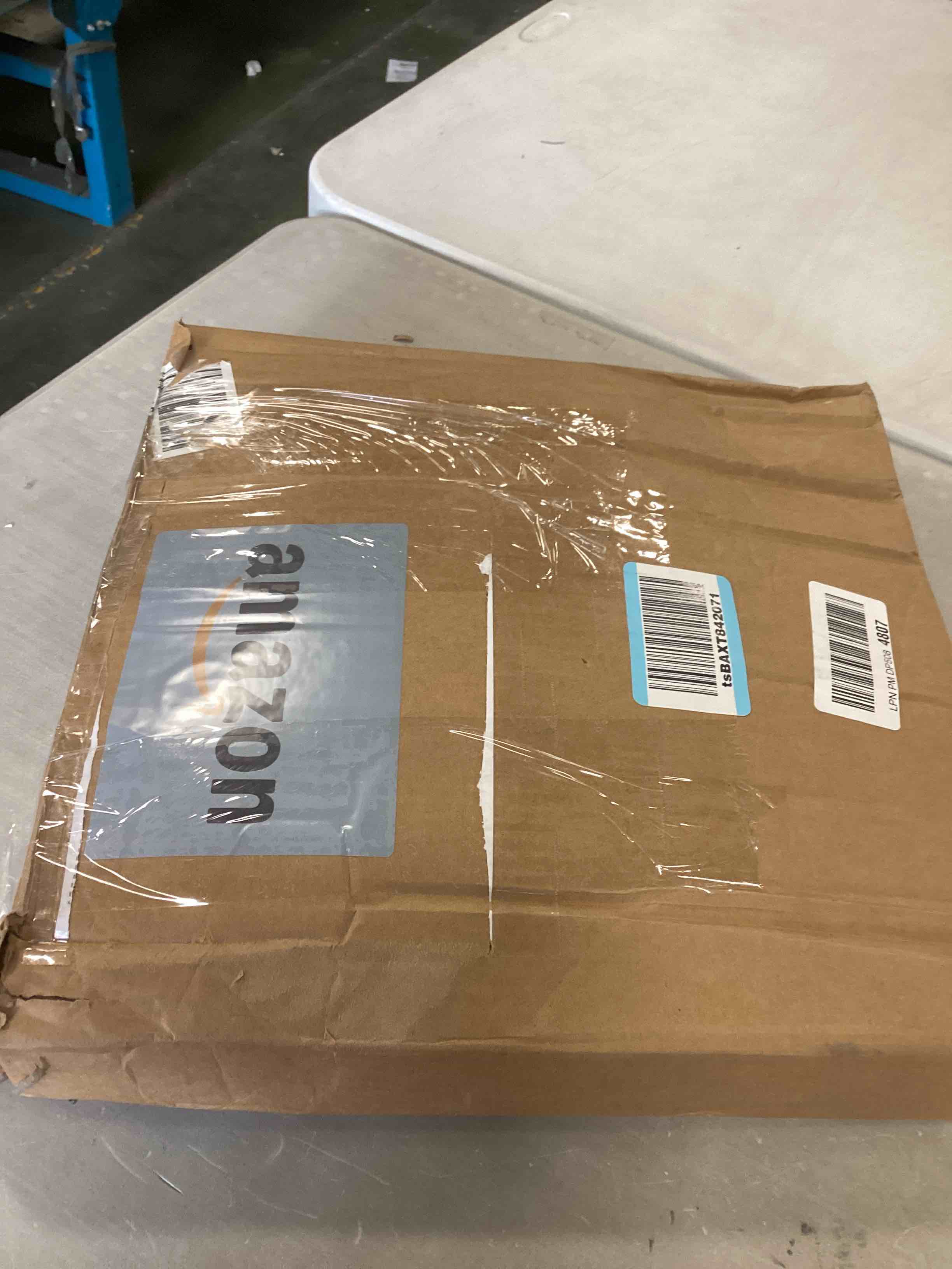 https://s3.amazonaws.com/lotting-images-prod/bidfta/PPE2143279_1741186307031.jpeg