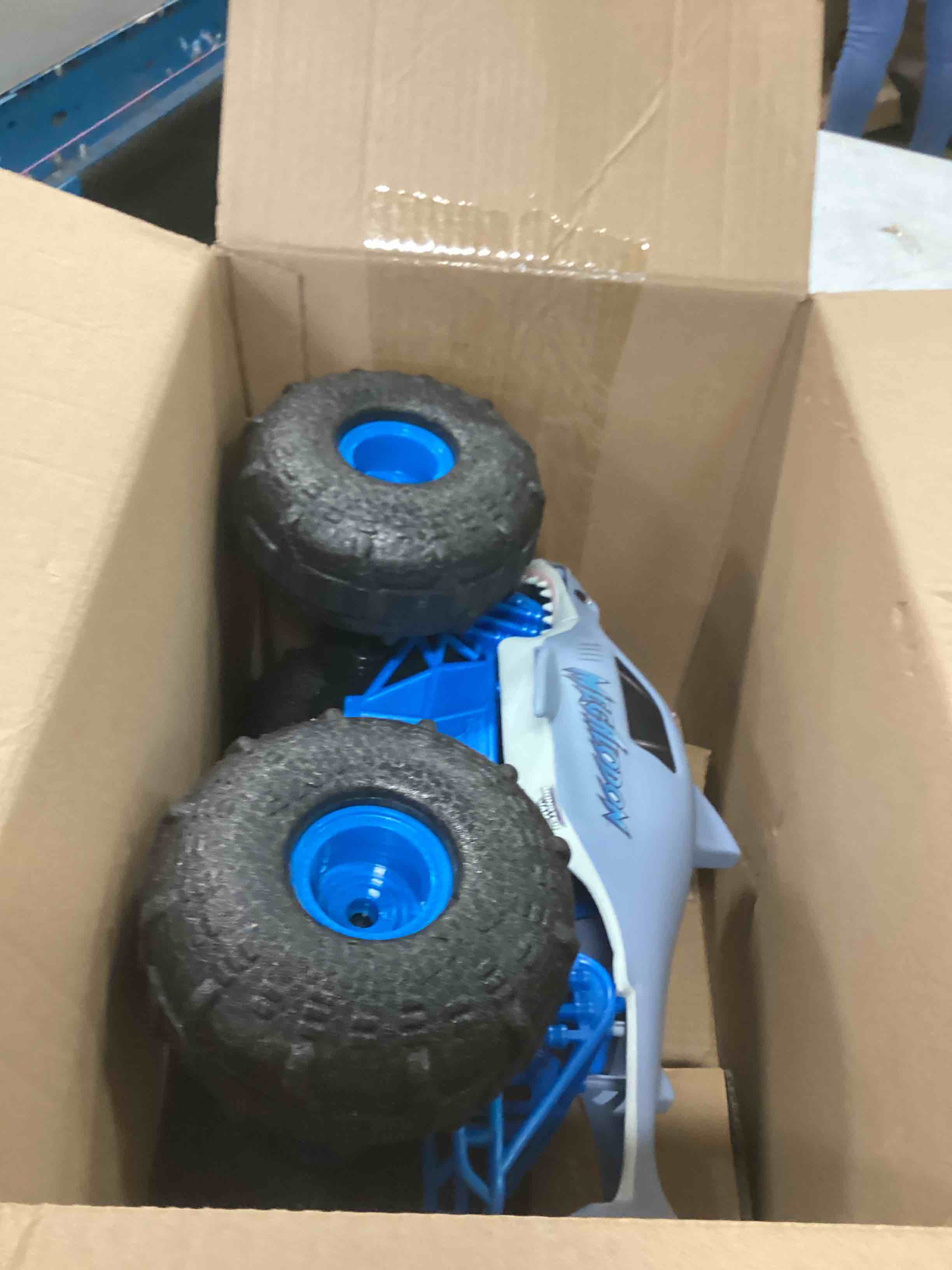https://s3.amazonaws.com/lotting-images-prod/bidfta/PPE2143360_1741198274002.jpeg