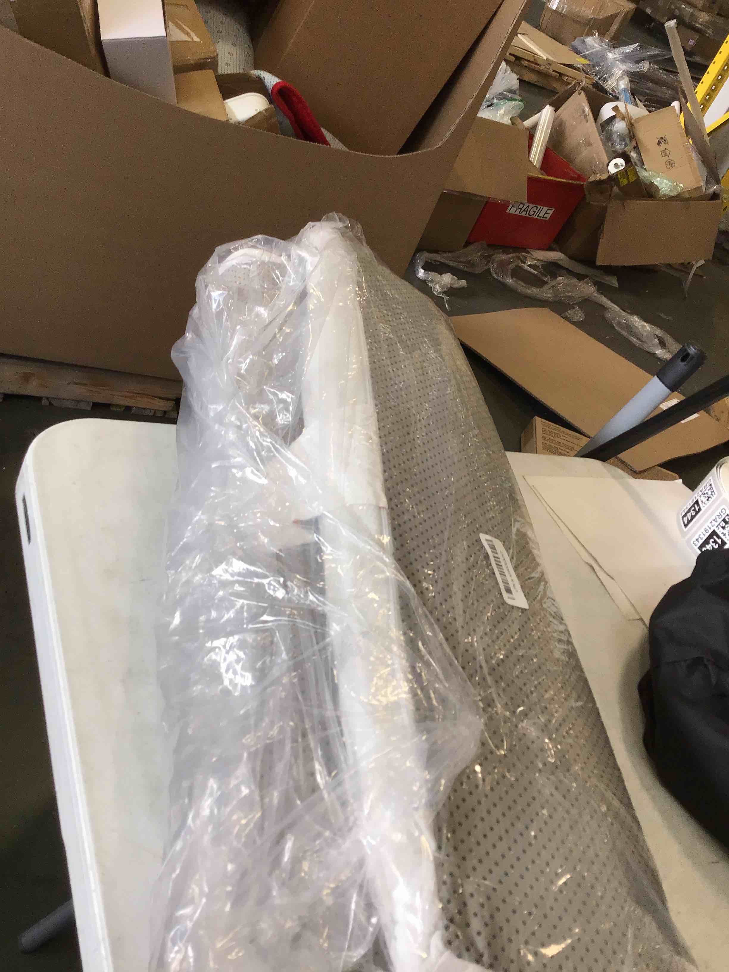 https://s3.amazonaws.com/lotting-images-prod/bidfta/PPE2144279_1741801092497.jpeg