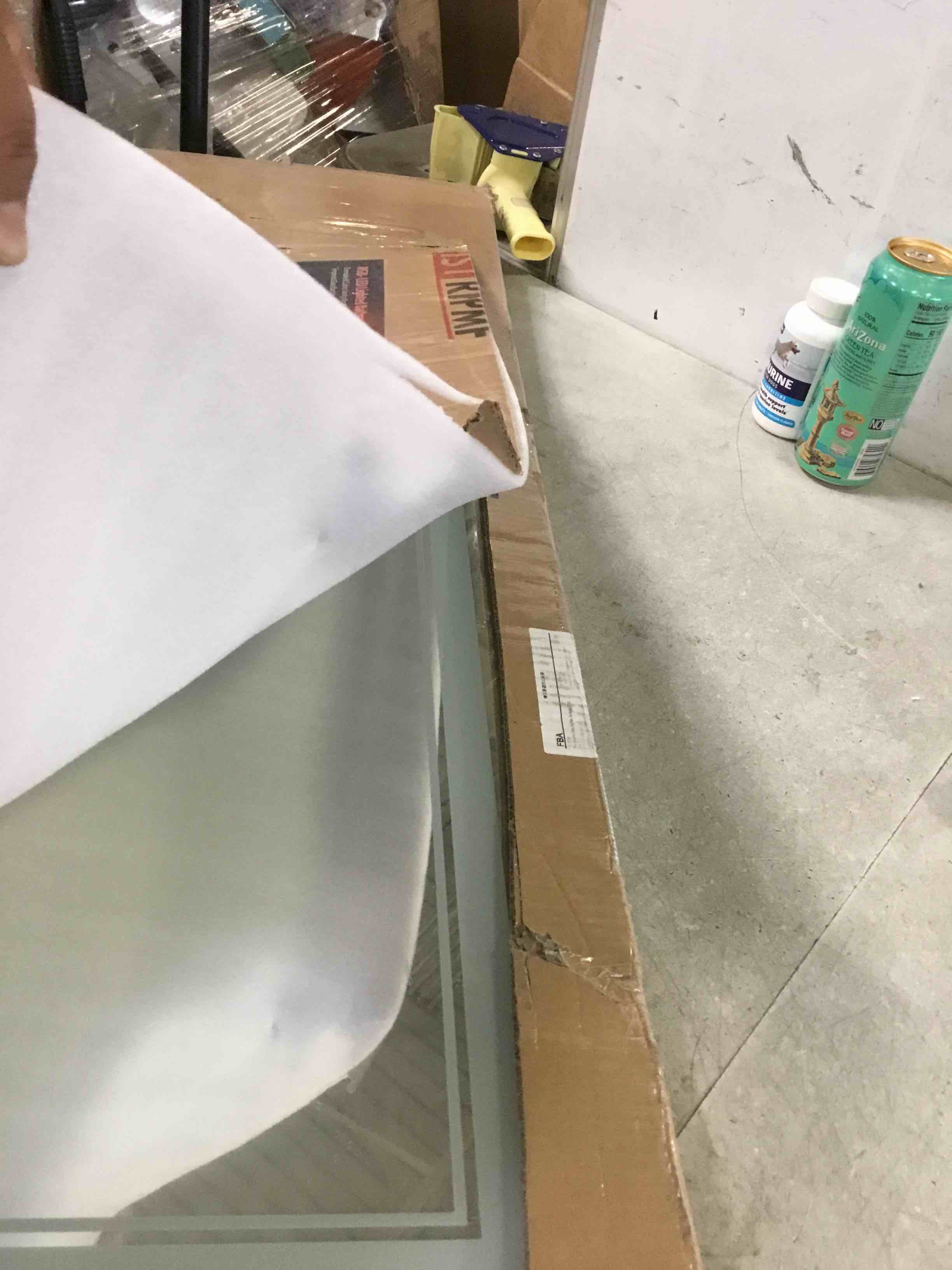 https://s3.amazonaws.com/lotting-images-prod/bidfta/PPE2144378_1741880329913.jpeg