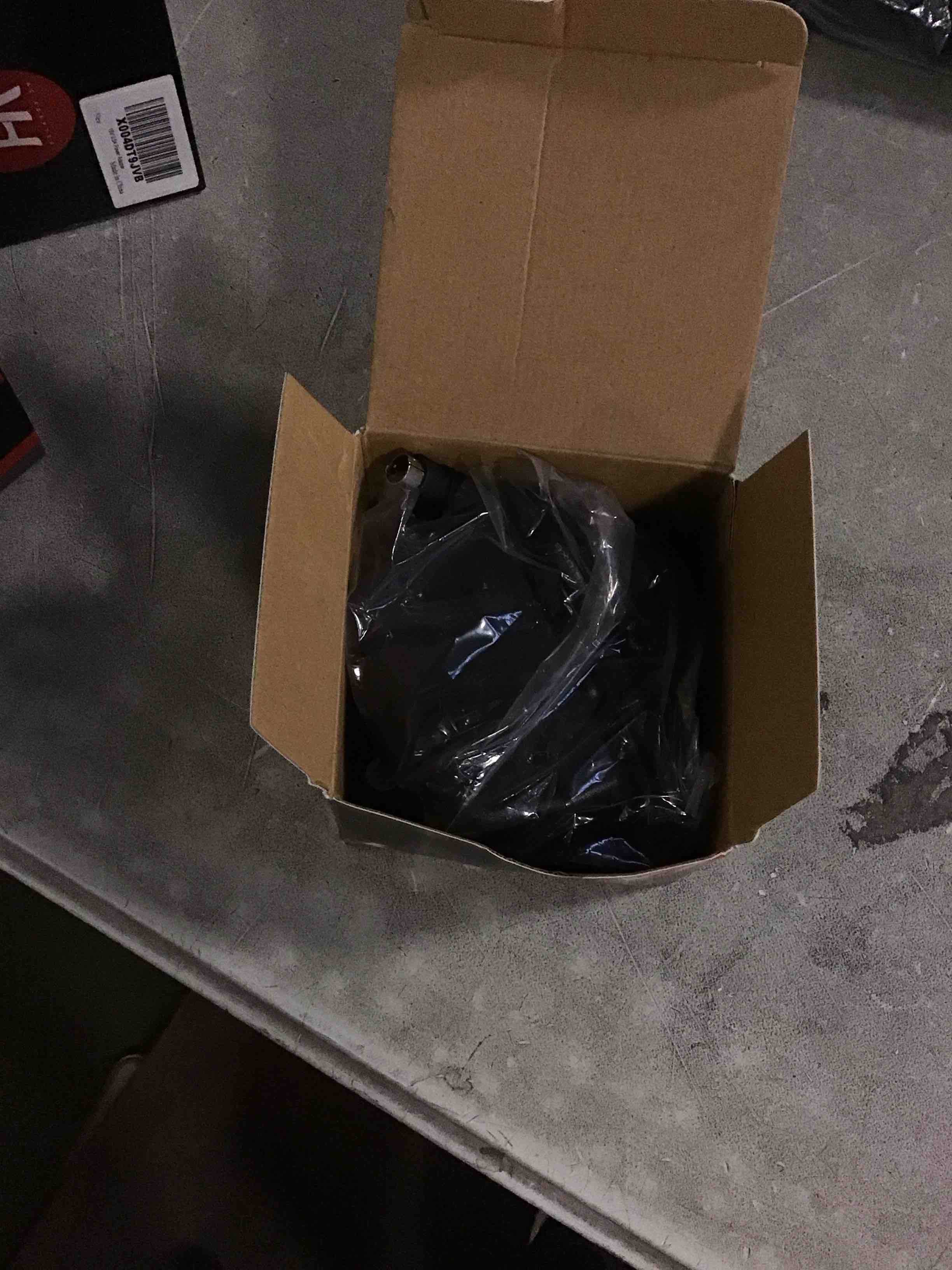 https://s3.amazonaws.com/lotting-images-prod/bidfta/PPE2144515_1742214729026.jpeg