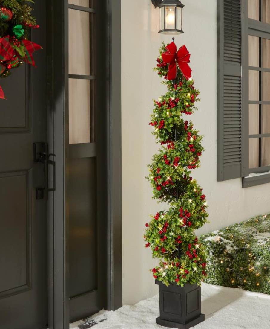 The 5' Christmas Twinkling Topiary