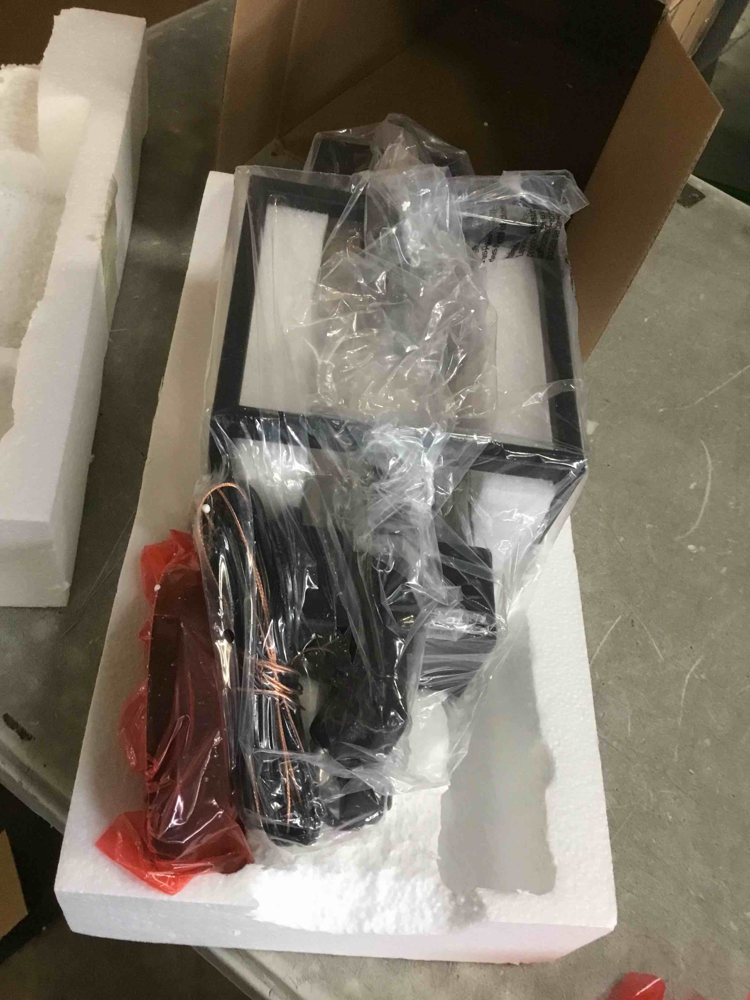 https://s3.amazonaws.com/lotting-images-prod/bidfta/PPE2144864_1742391549197.jpeg