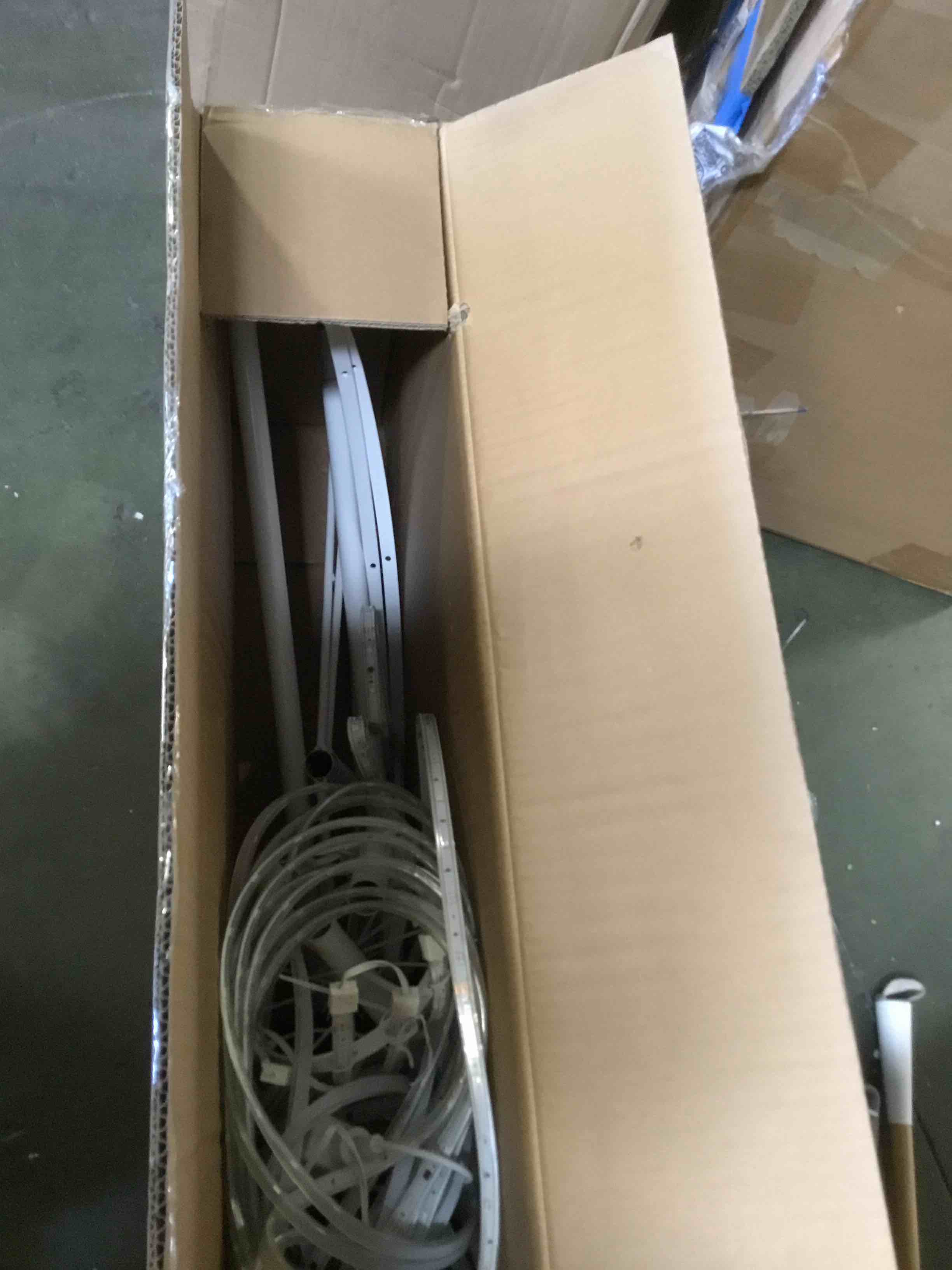 https://s3.amazonaws.com/lotting-images-prod/bidfta/PPE2145190_1742569559226.jpeg