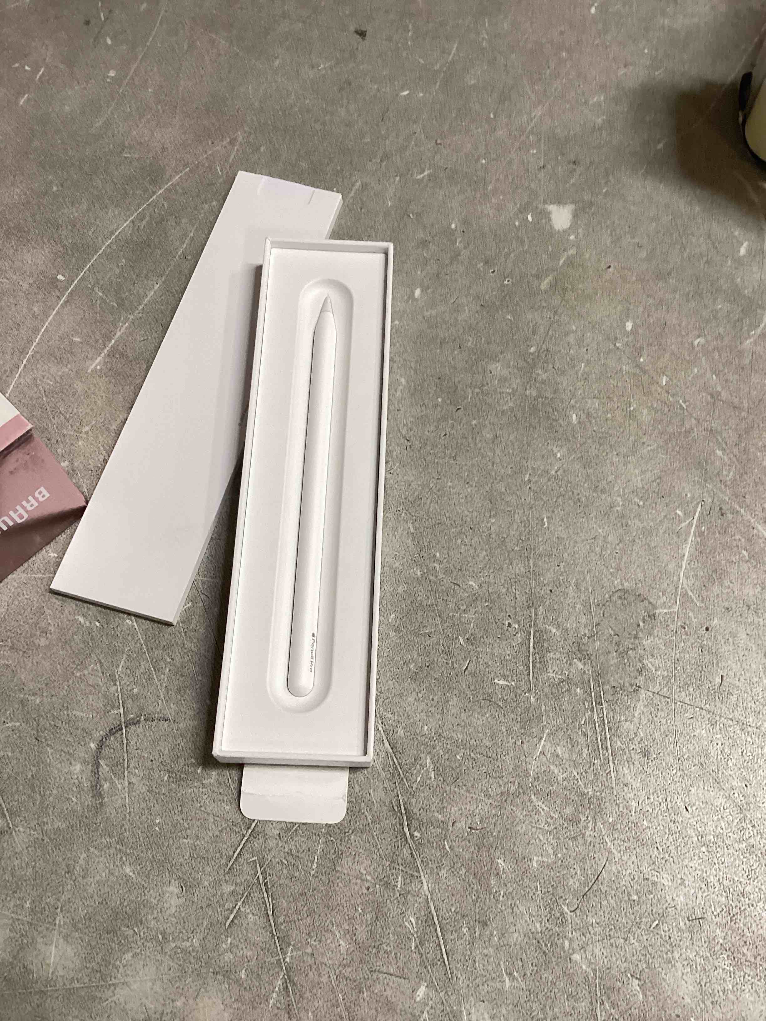 https://s3.amazonaws.com/lotting-images-prod/bidfta/PPE2145494_1742844893317.jpeg