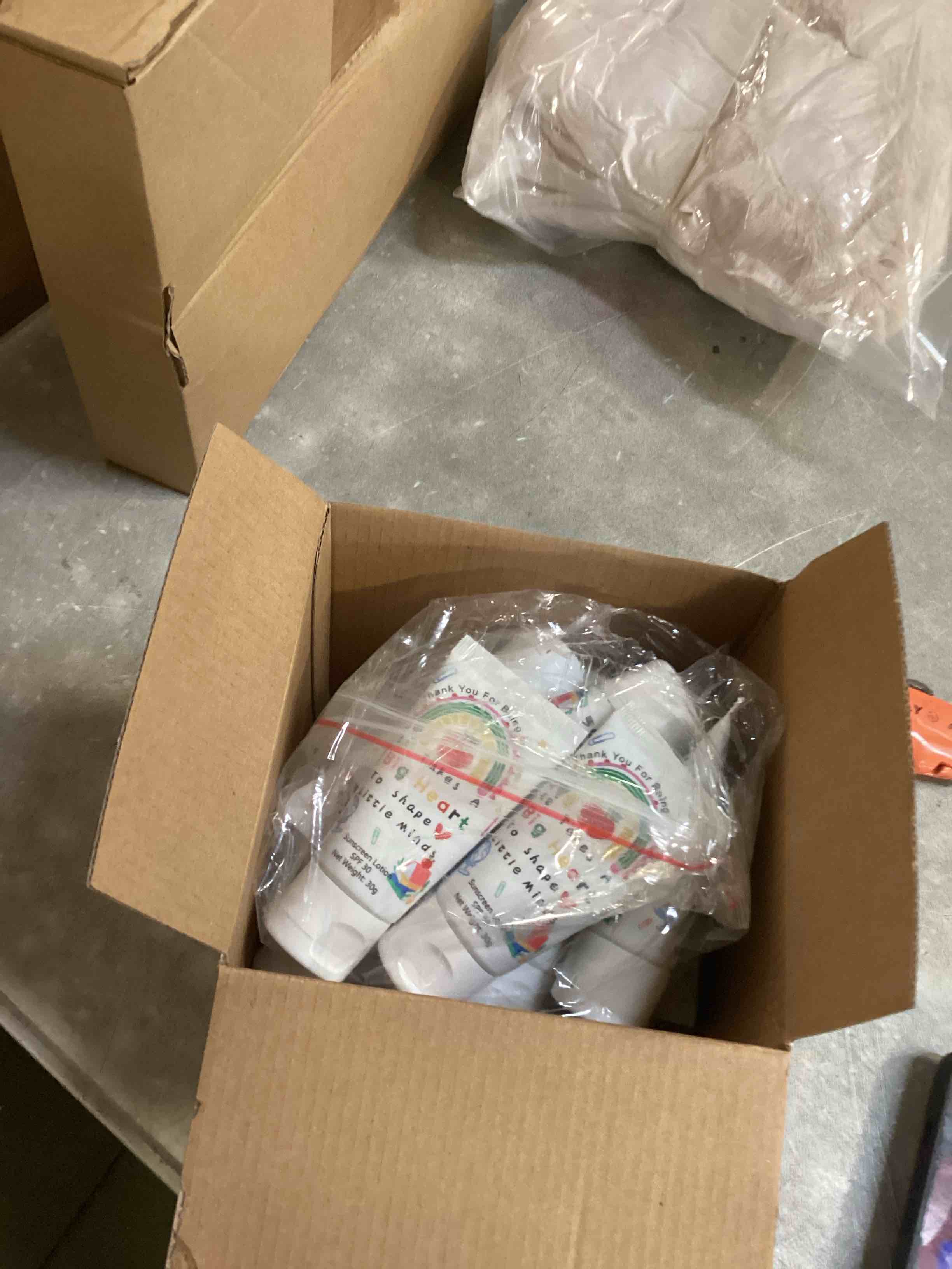 https://s3.amazonaws.com/lotting-images-prod/bidfta/PPE2145901_1743009067012.jpeg