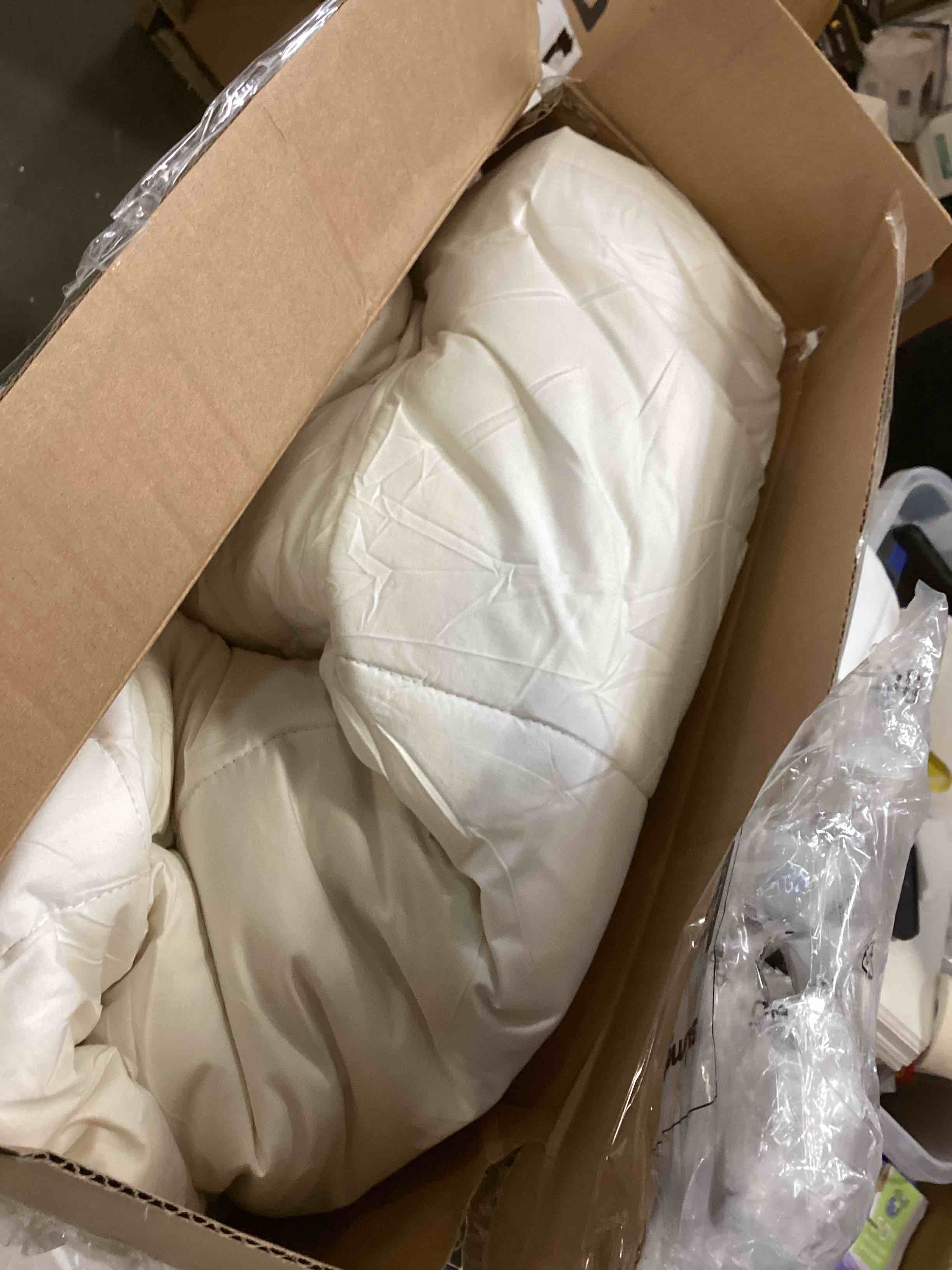https://s3.amazonaws.com/lotting-images-prod/bidfta/PPE2146098_1740509093584.jpeg