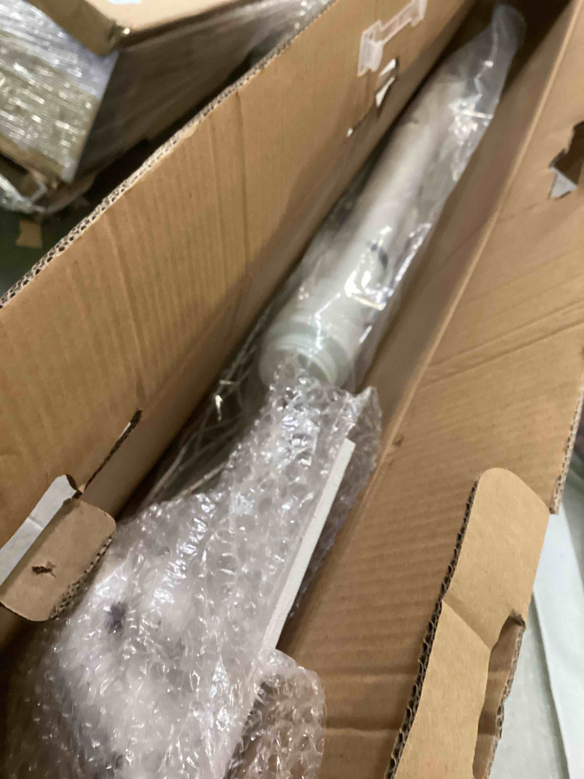 https://s3.amazonaws.com/lotting-images-prod/bidfta/PPE2146211_1740578987439.jpeg