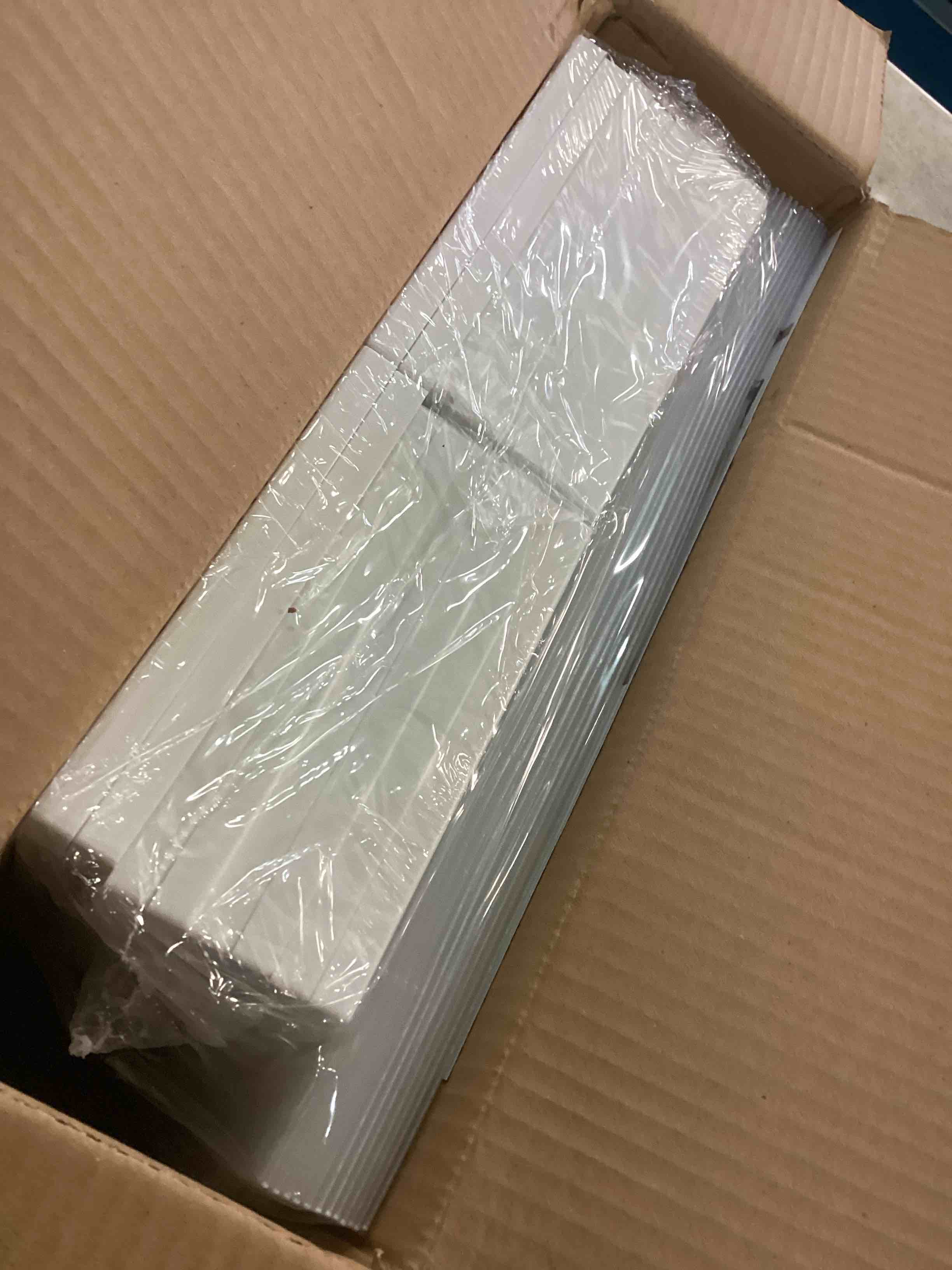 https://s3.amazonaws.com/lotting-images-prod/bidfta/PPE2146642_1740684749032.jpeg