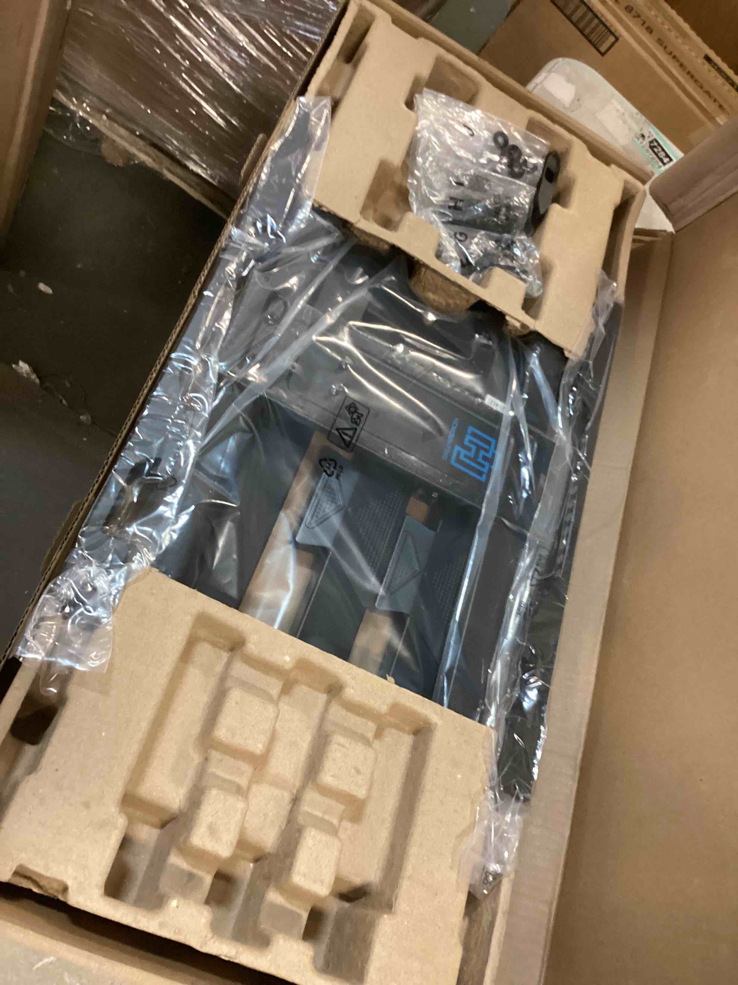 https://s3.amazonaws.com/lotting-images-prod/bidfta/PPE2147323_1741104472100.jpeg