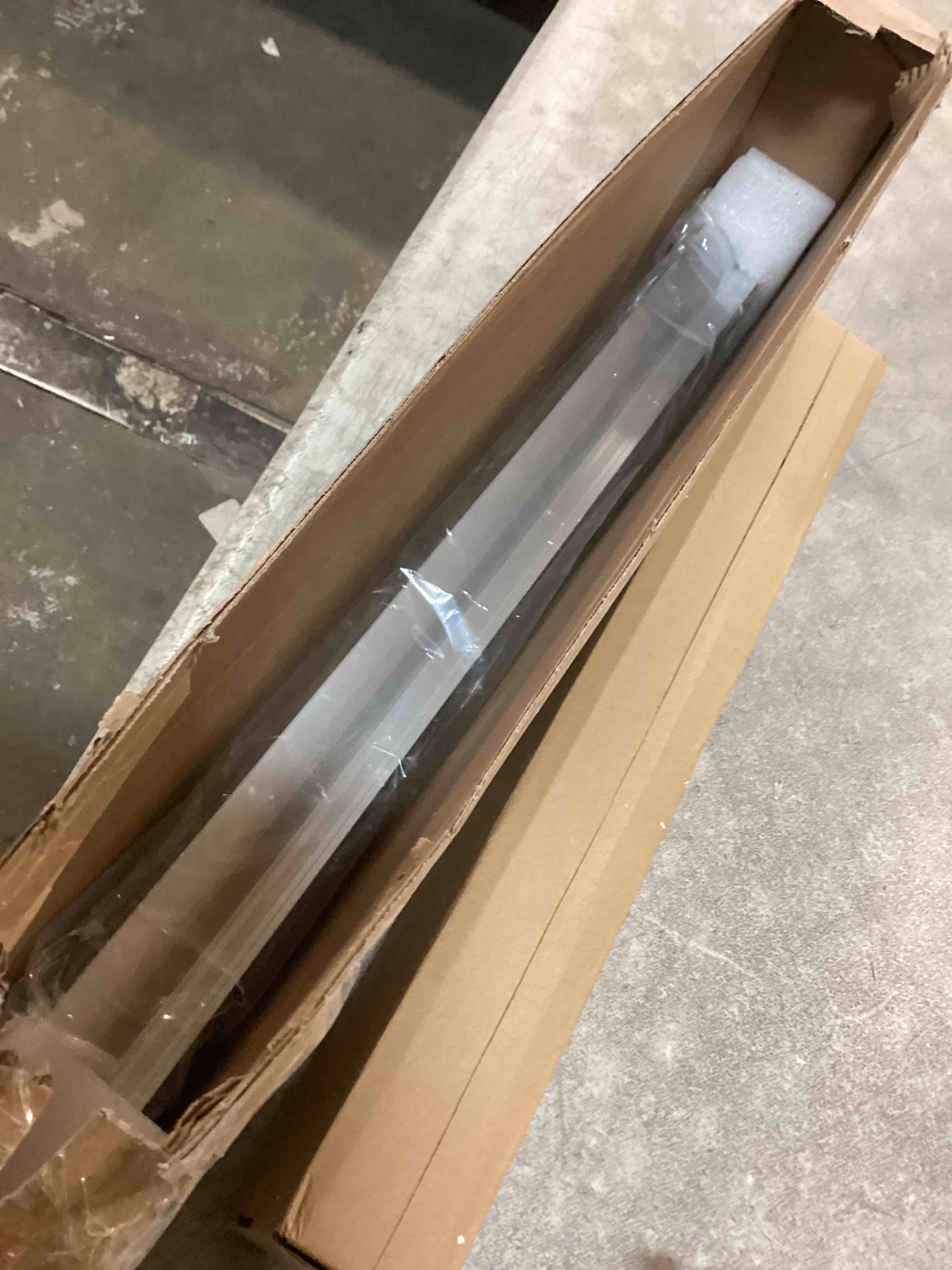 https://s3.amazonaws.com/lotting-images-prod/bidfta/PPE2147459_1741180296265.jpeg