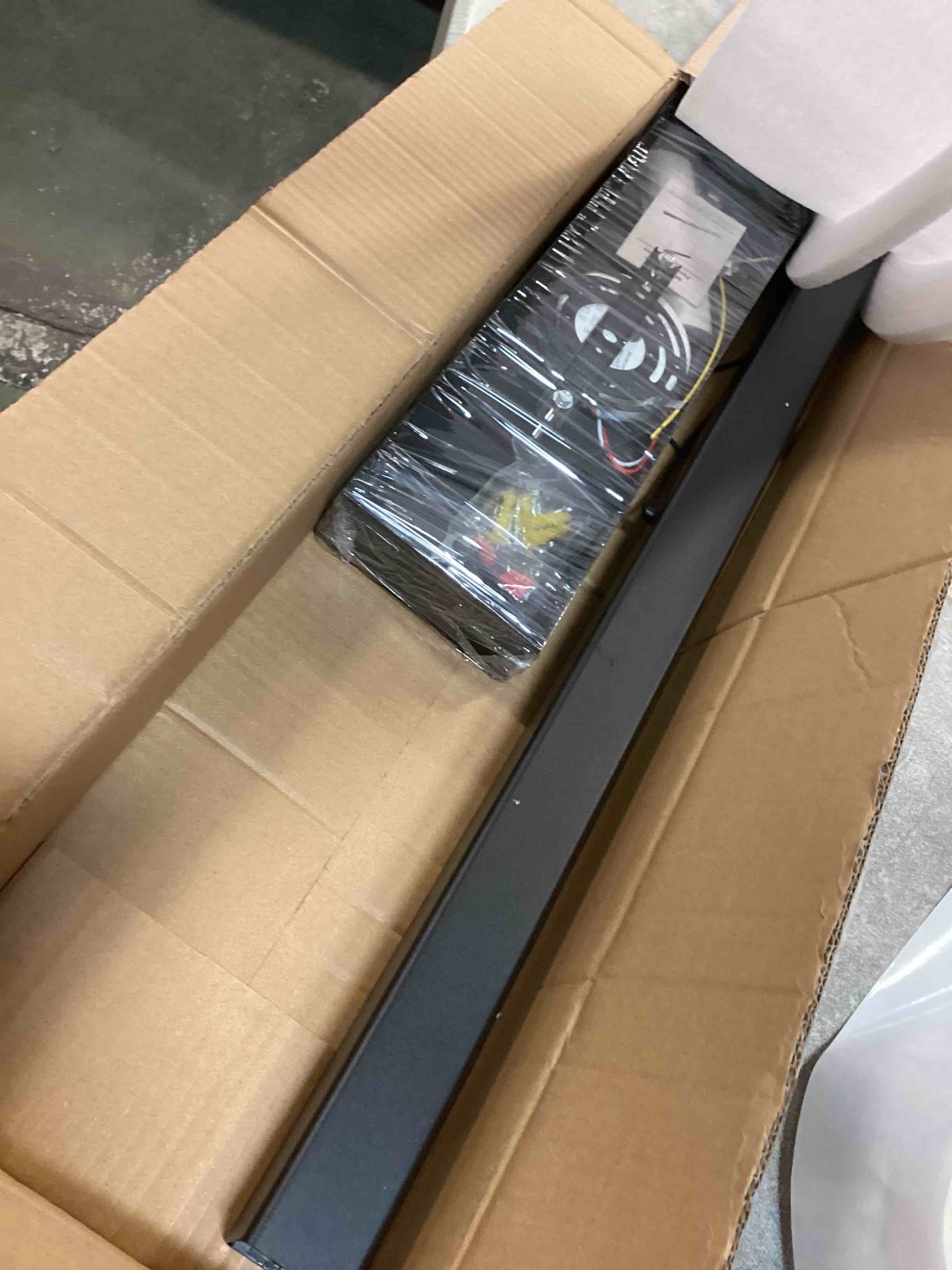 https://s3.amazonaws.com/lotting-images-prod/bidfta/PPE2147468_1741181018035.jpeg