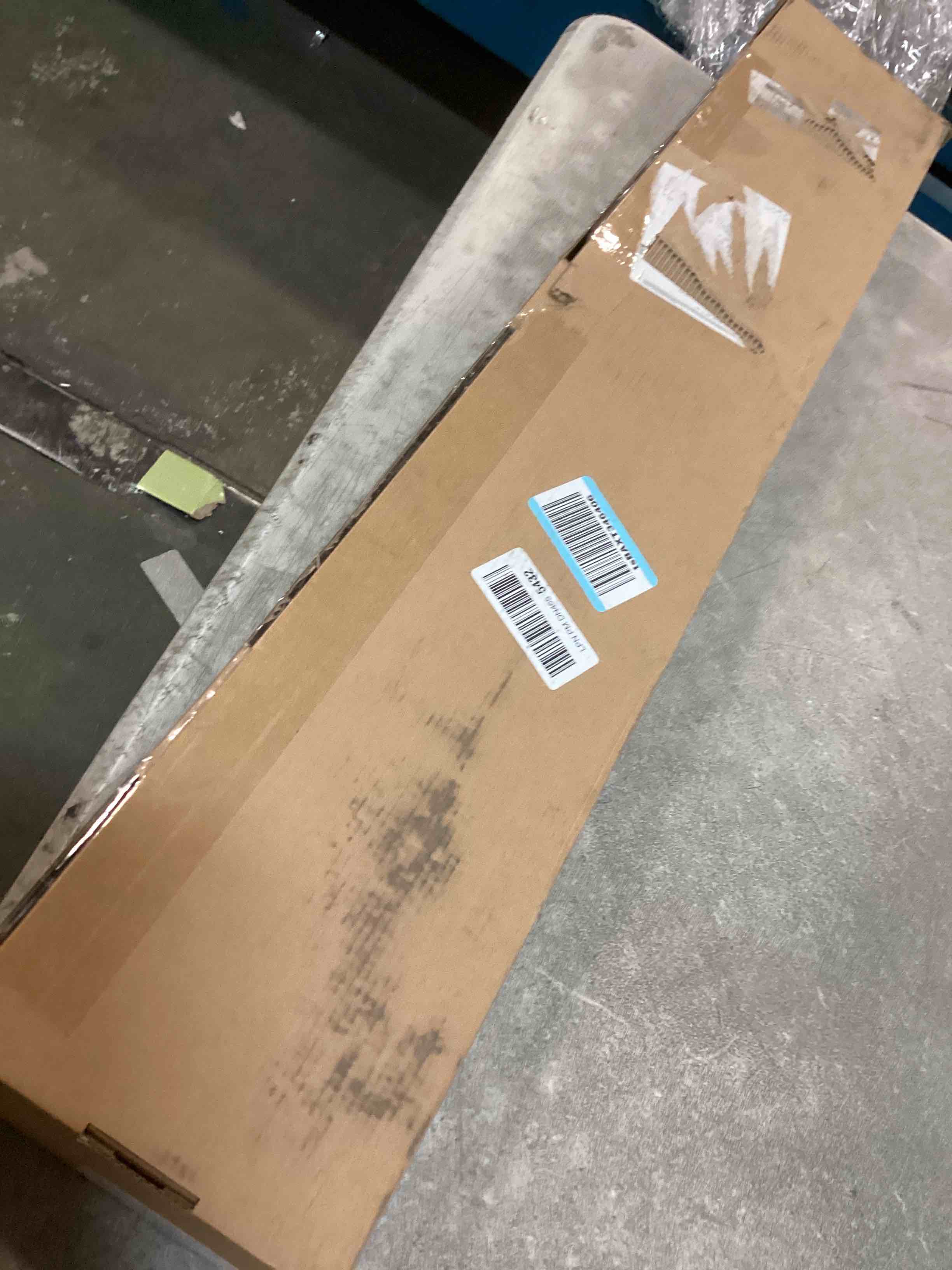 https://s3.amazonaws.com/lotting-images-prod/bidfta/PPE2147500_1741183814086.jpeg
