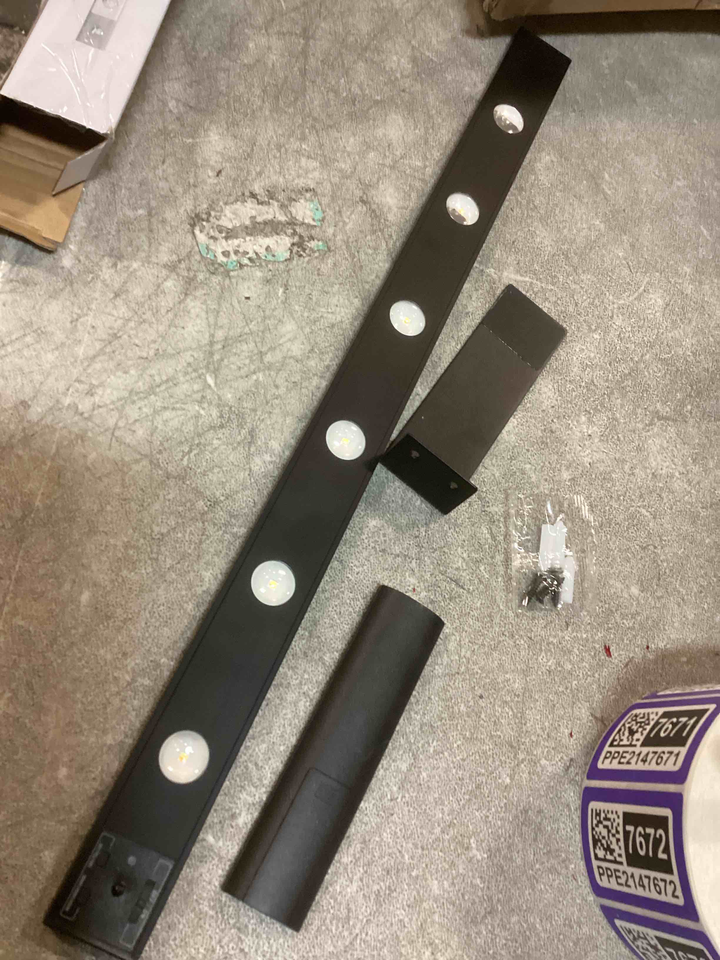 https://s3.amazonaws.com/lotting-images-prod/bidfta/PPE2147666_1741202705605.jpeg