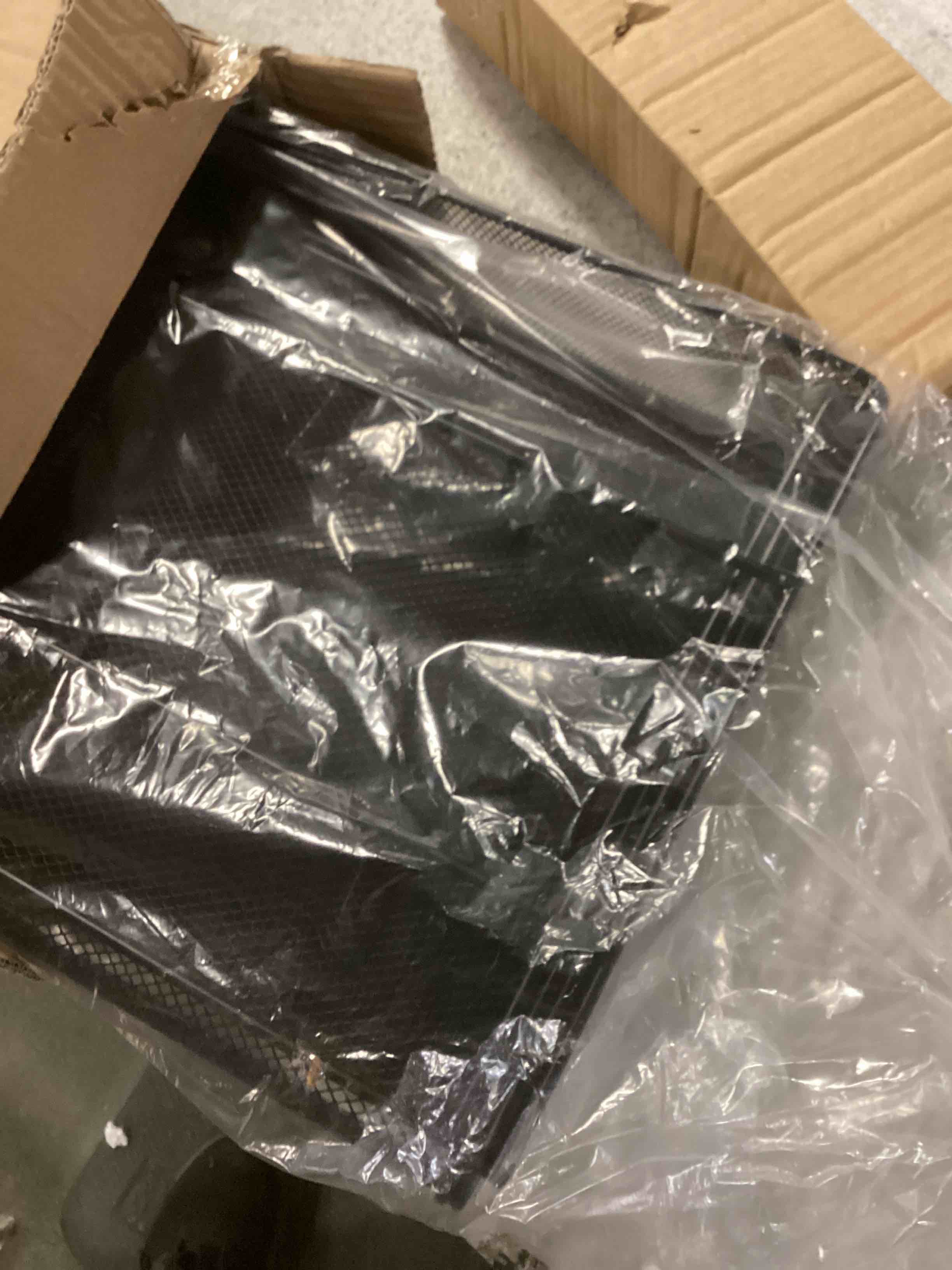https://s3.amazonaws.com/lotting-images-prod/bidfta/PPE2148381_1741711154115.jpeg