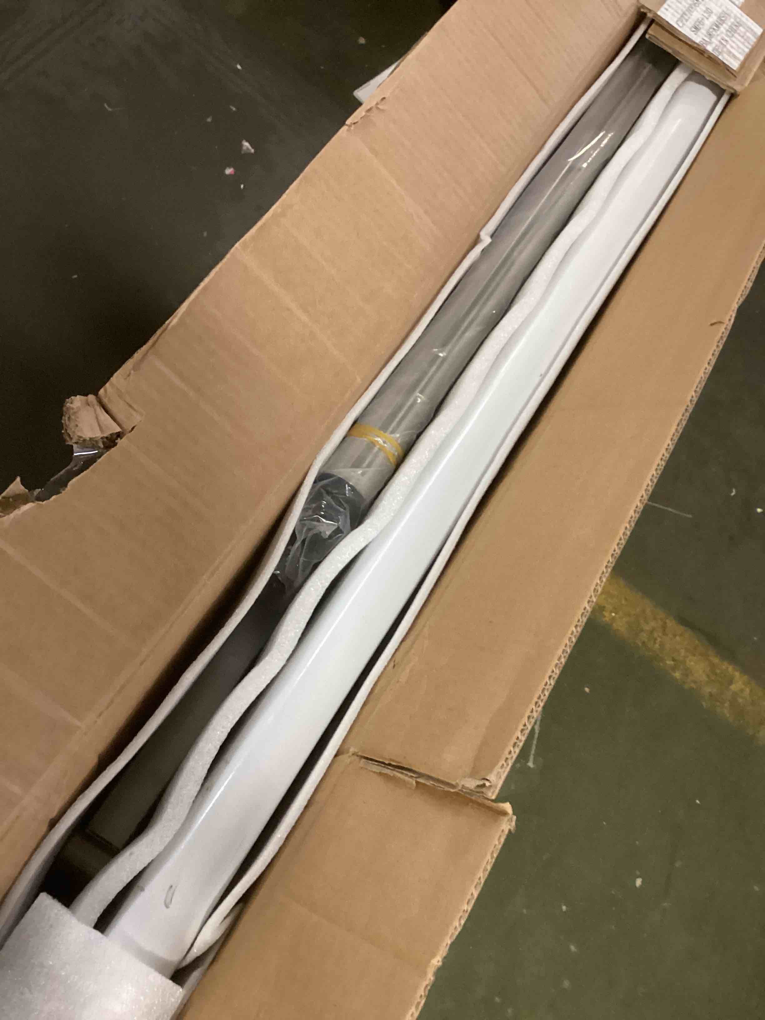 https://s3.amazonaws.com/lotting-images-prod/bidfta/PPE2148717_1741892160183.jpeg