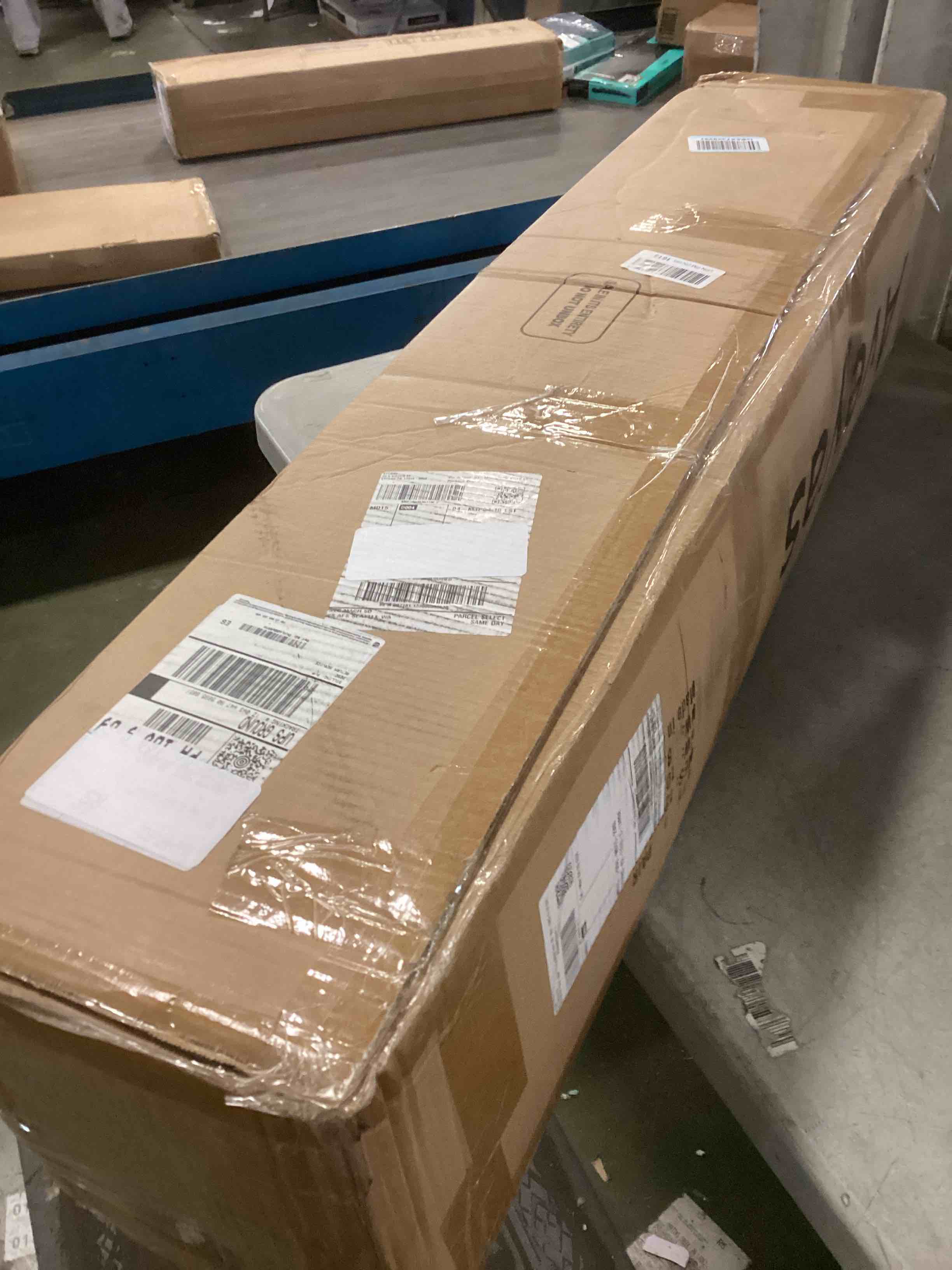 https://s3.amazonaws.com/lotting-images-prod/bidfta/PPE2148720_1741894134733.jpeg