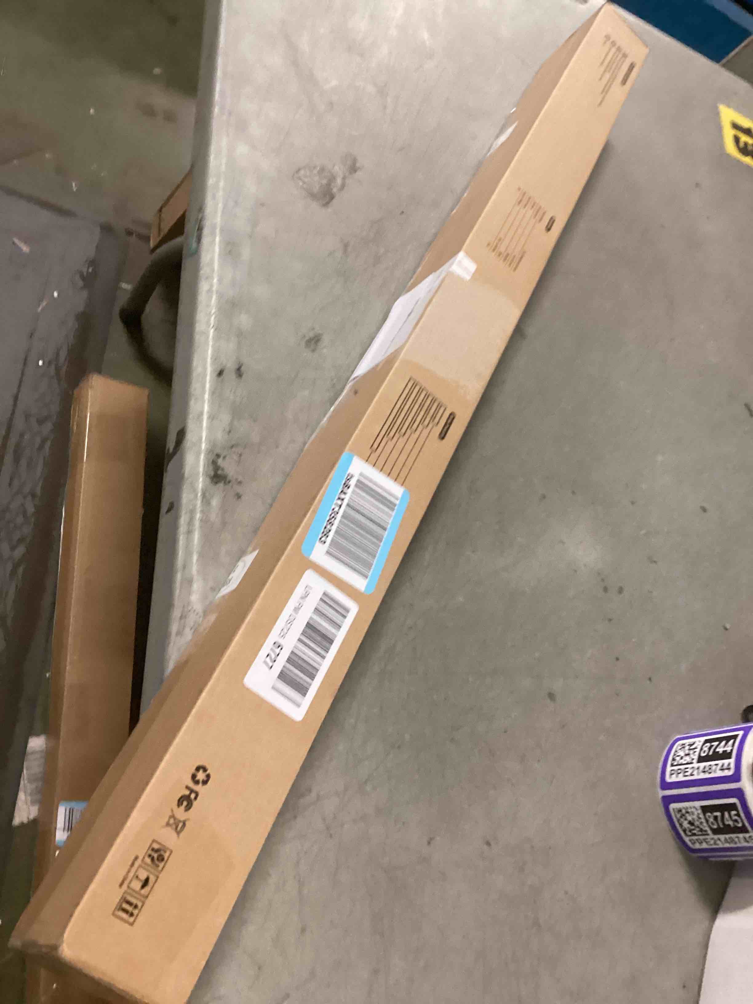 https://s3.amazonaws.com/lotting-images-prod/bidfta/PPE2148740_1741896694341.jpeg