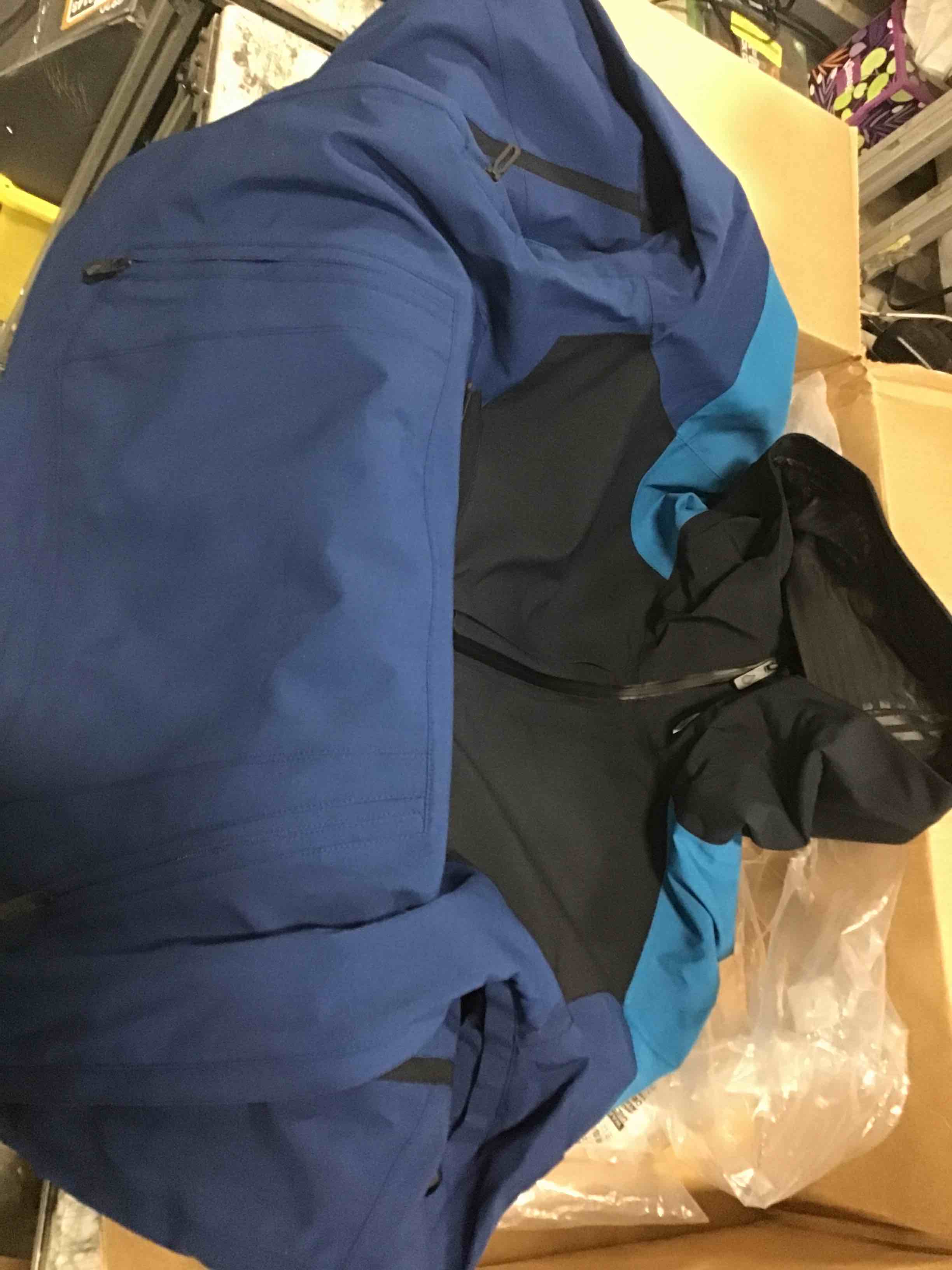 https://s3.amazonaws.com/lotting-images-prod/bidfta/PPE2149285_1741194629221.jpeg
