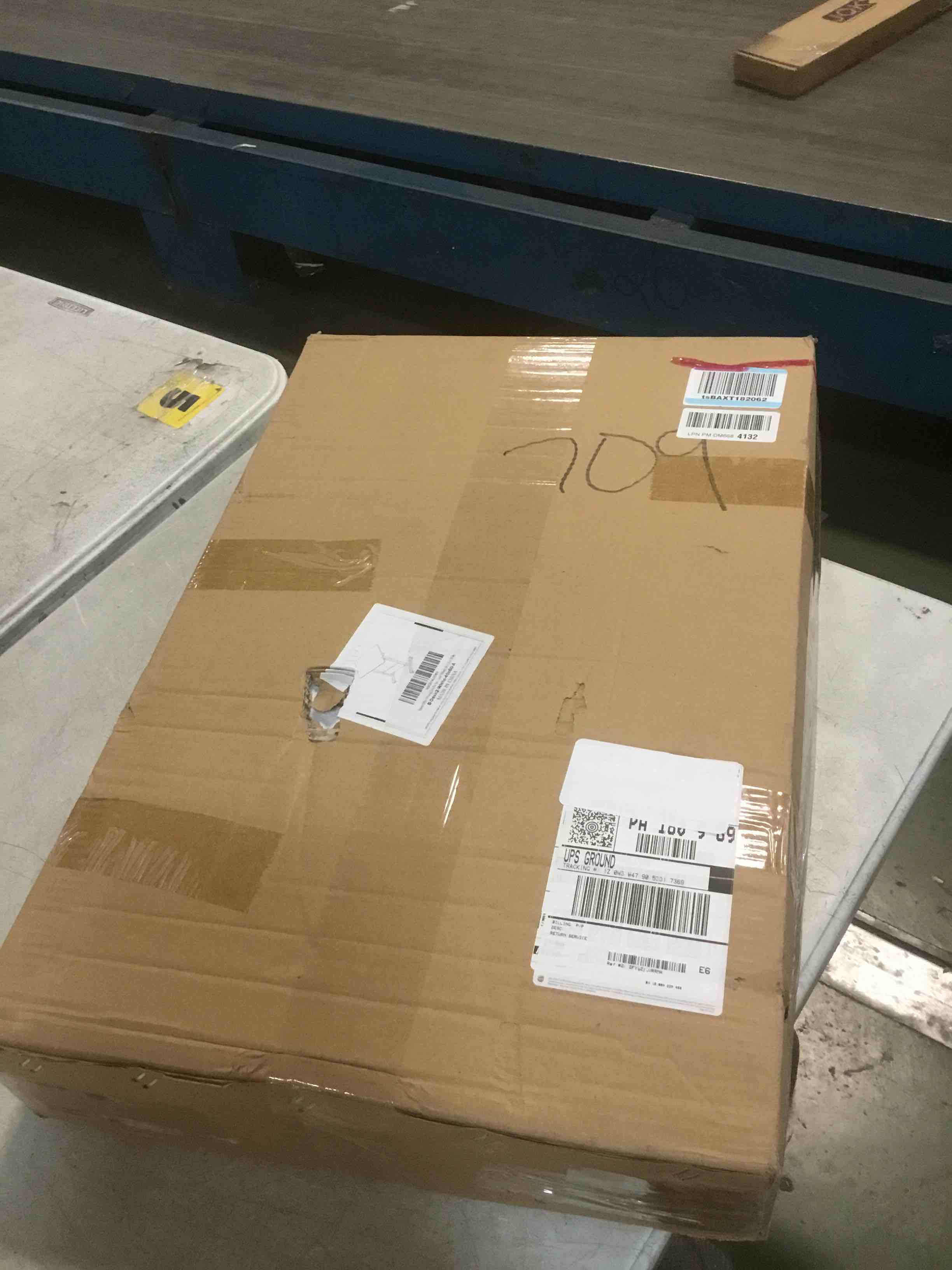 https://s3.amazonaws.com/lotting-images-prod/bidfta/PPE2149295_1741181186269.jpeg