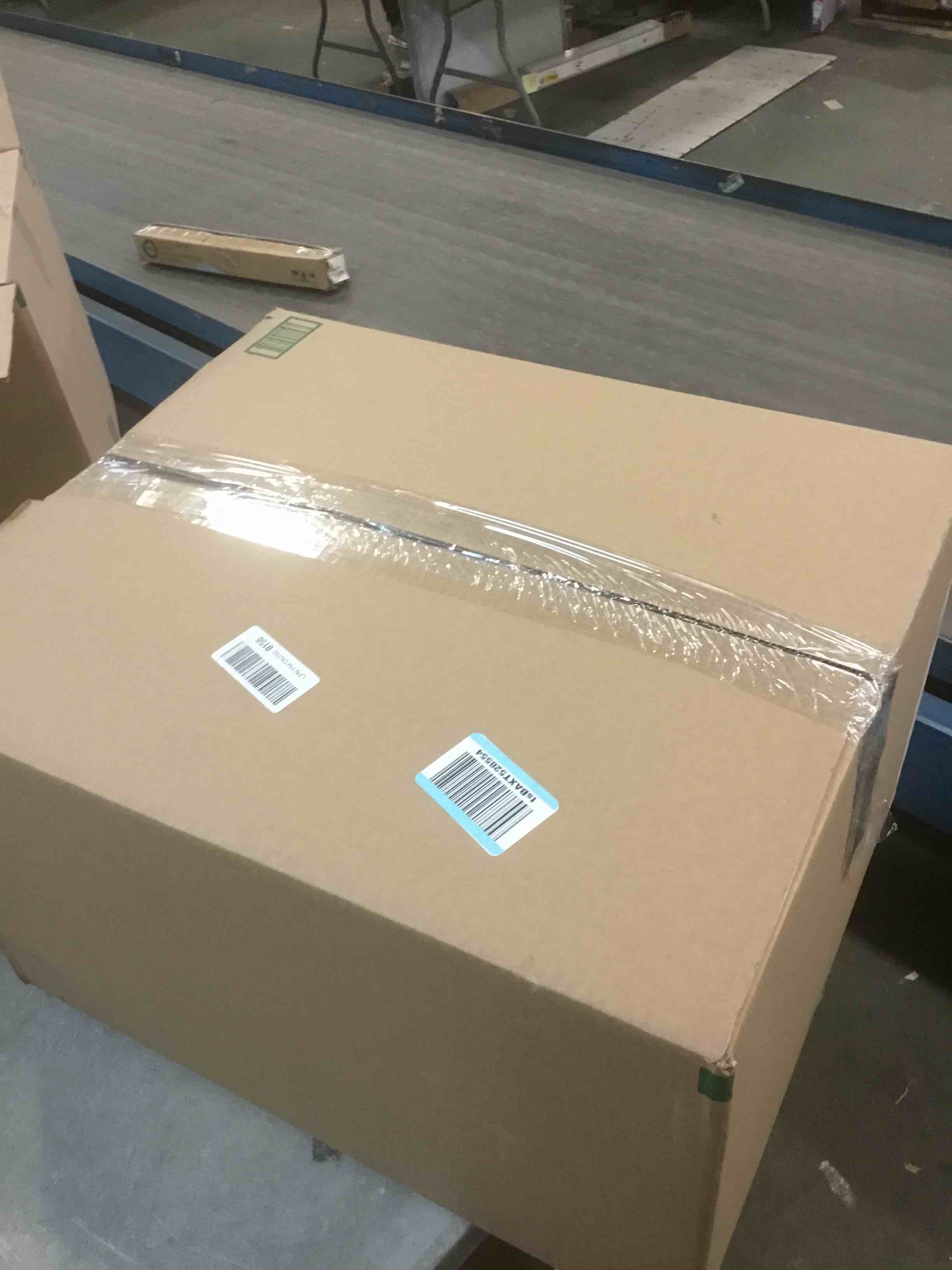 https://s3.amazonaws.com/lotting-images-prod/bidfta/PPE2149719_1741356374949.jpeg