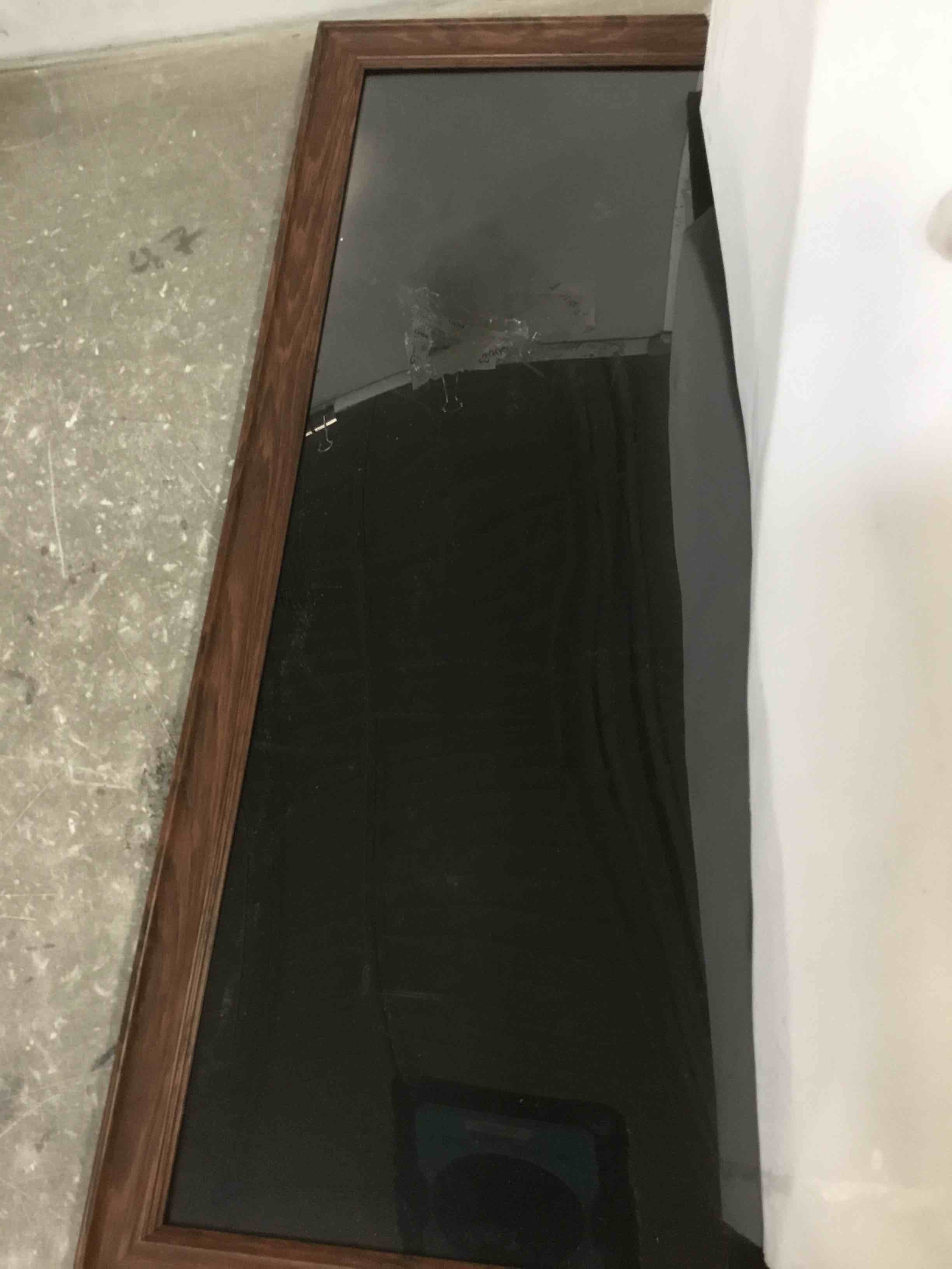 https://s3.amazonaws.com/lotting-images-prod/bidfta/PPE2151097_1742404954473.jpeg