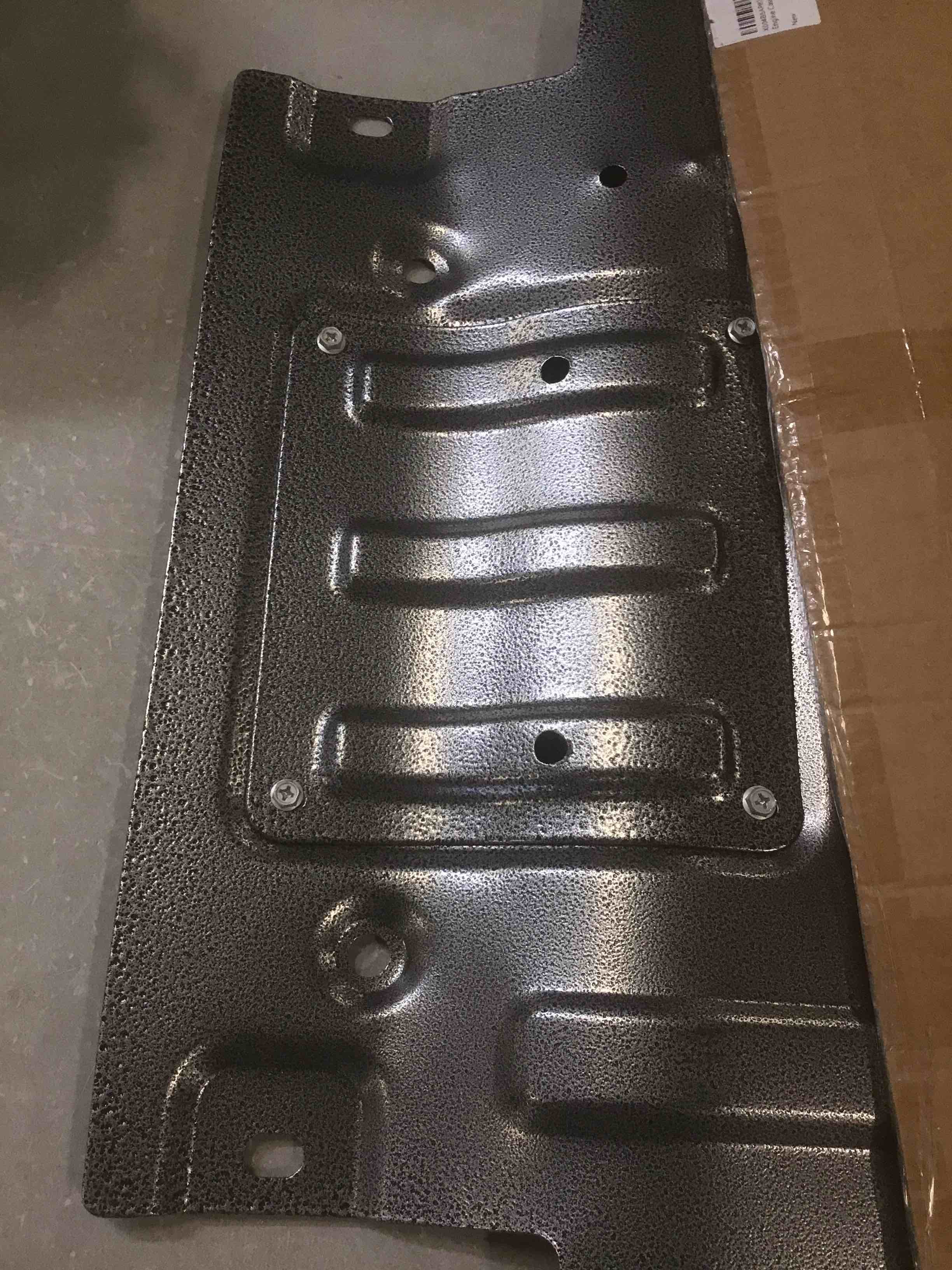 https://s3.amazonaws.com/lotting-images-prod/bidfta/PPE2151604_1742845392976.jpeg