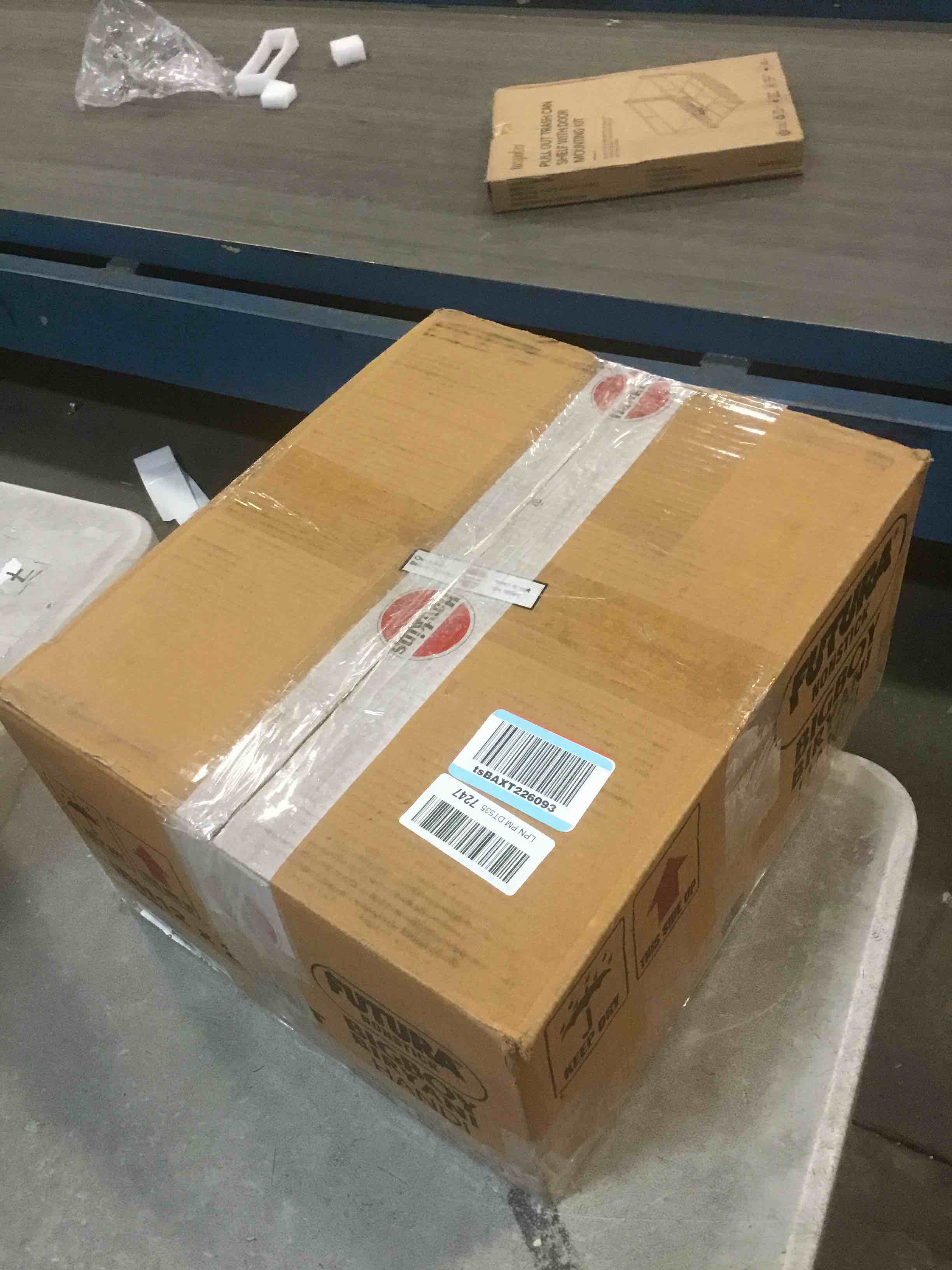 https://s3.amazonaws.com/lotting-images-prod/bidfta/PPE2151830_1742993548627.jpeg