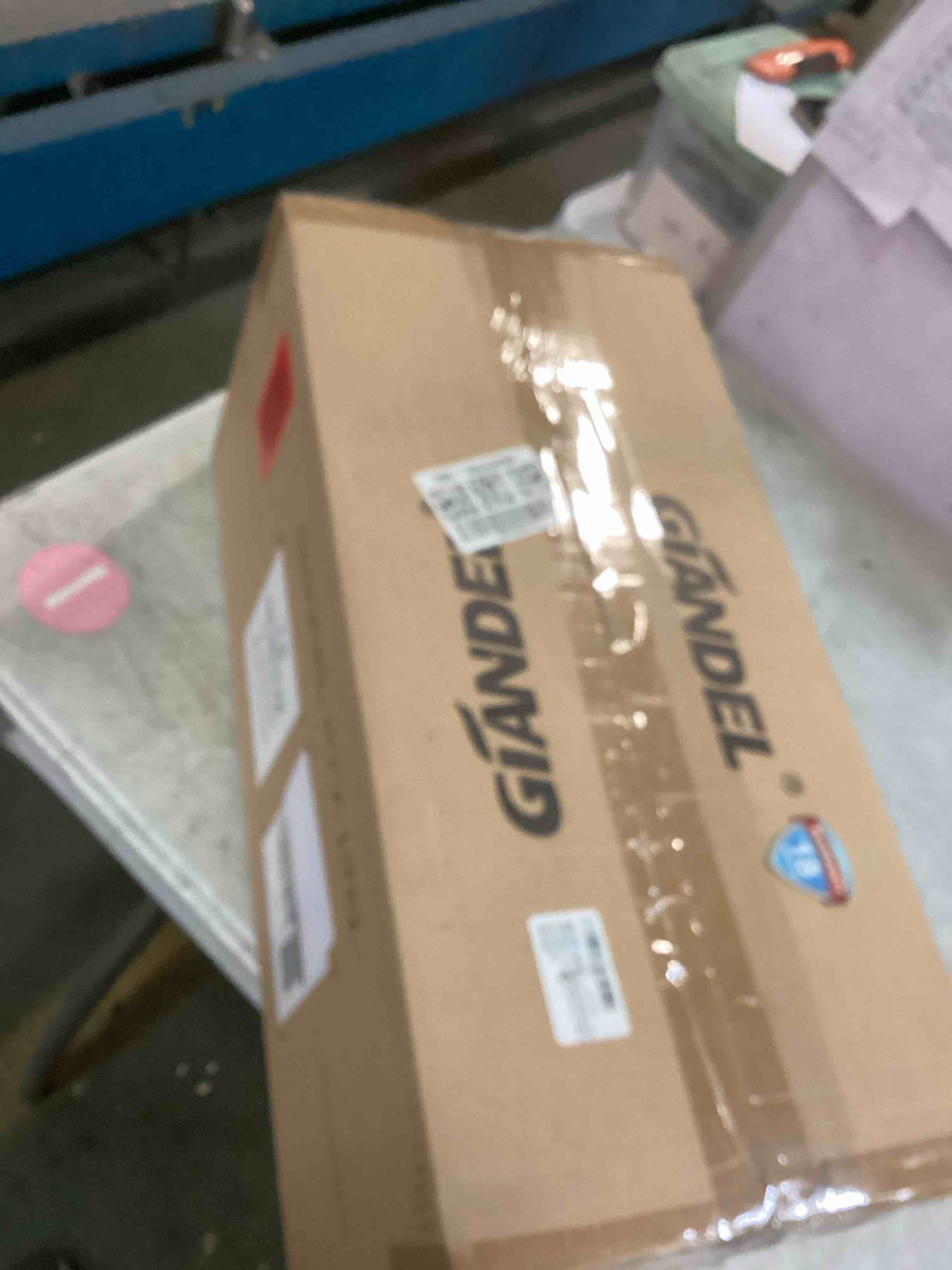 https://s3.amazonaws.com/lotting-images-prod/bidfta/PPE2158207_1738178181505.jpeg