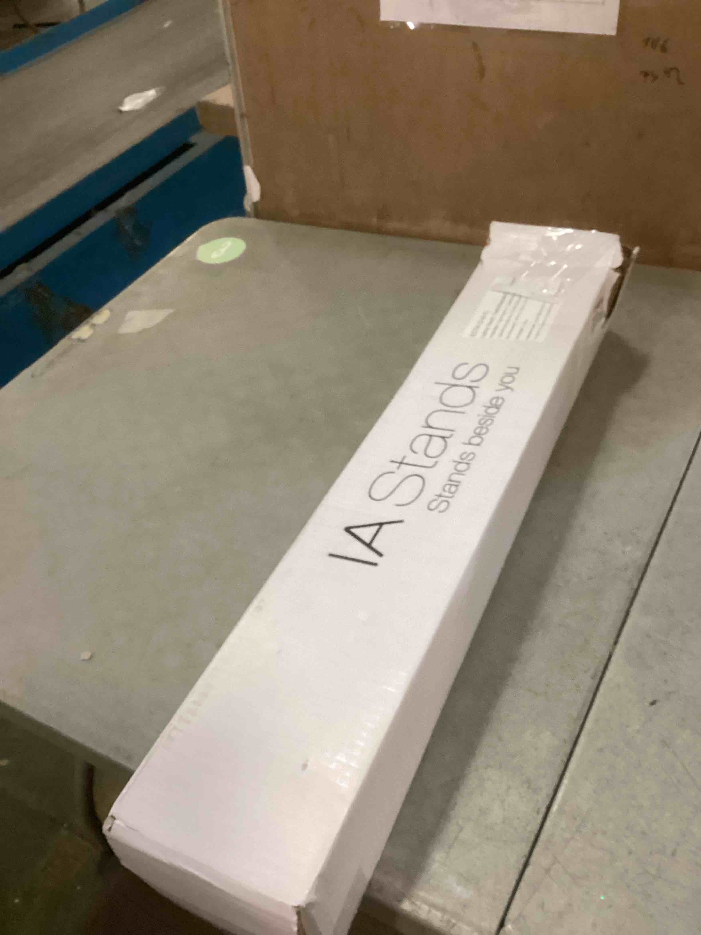 https://s3.amazonaws.com/lotting-images-prod/bidfta/PPE2158640_1738588169705.jpeg