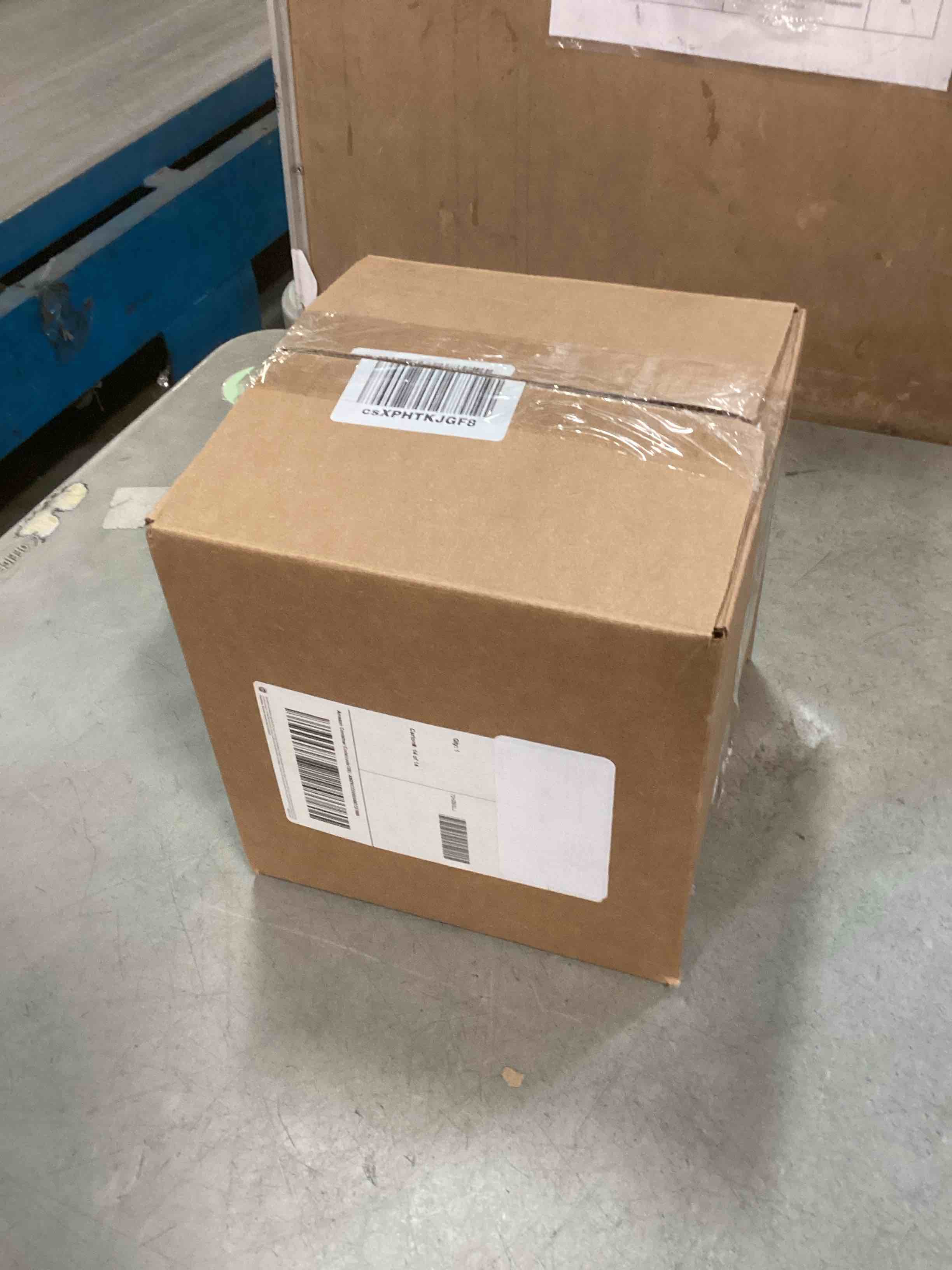 https://s3.amazonaws.com/lotting-images-prod/bidfta/PPE2158643_1738588573858.jpeg