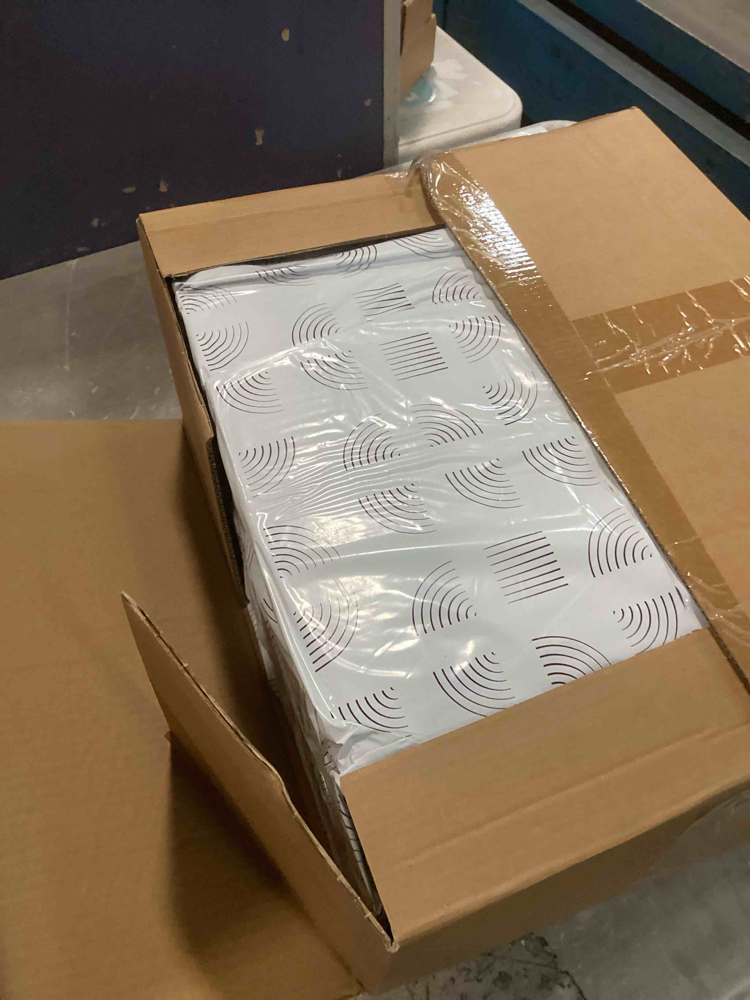 https://s3.amazonaws.com/lotting-images-prod/bidfta/PPE2159100_1738693972546.jpeg