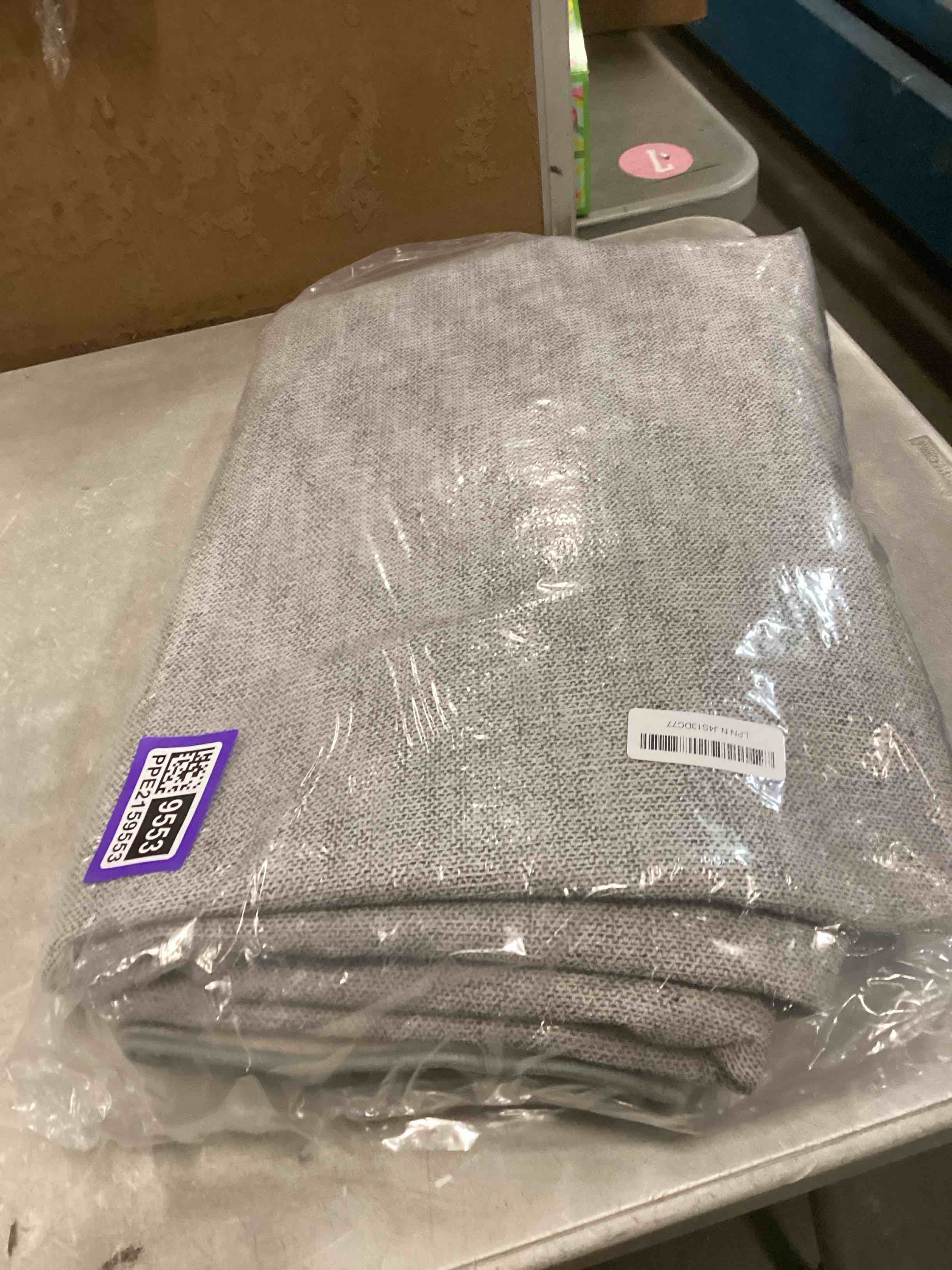 https://s3.amazonaws.com/lotting-images-prod/bidfta/PPE2159553_1738857513264.jpeg