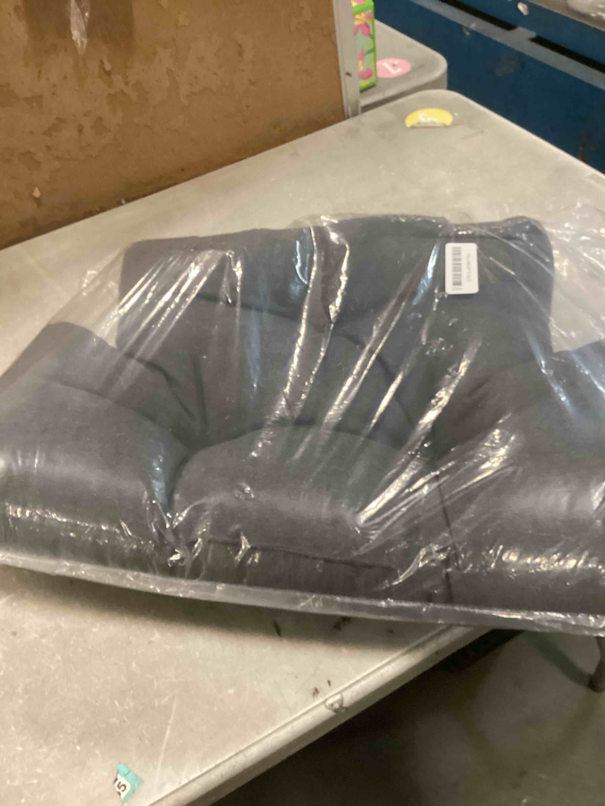 https://s3.amazonaws.com/lotting-images-prod/bidfta/PPE2159559_1738858537421.jpeg
