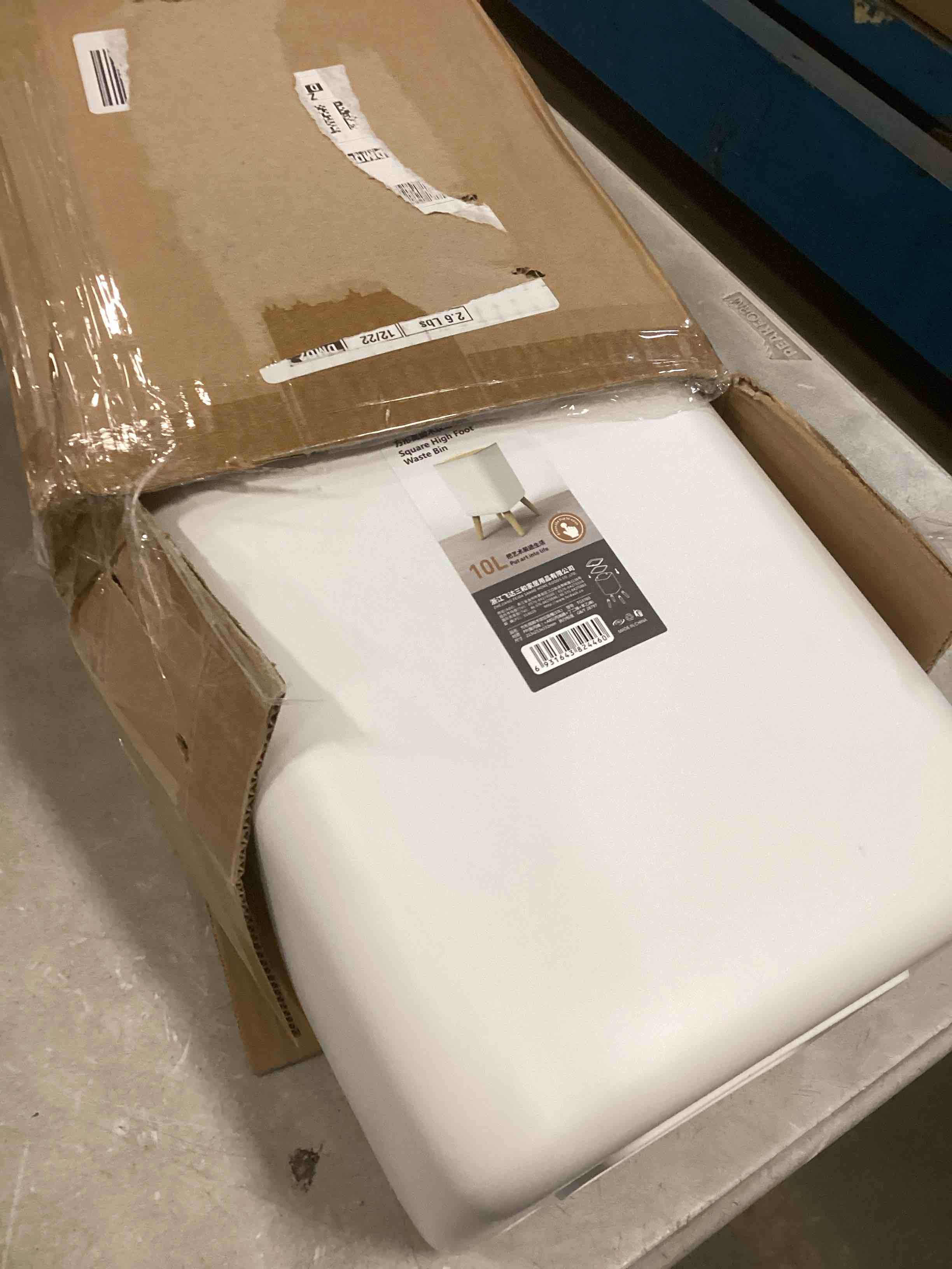 https://s3.amazonaws.com/lotting-images-prod/bidfta/PPE2159577_1738860074514.jpeg