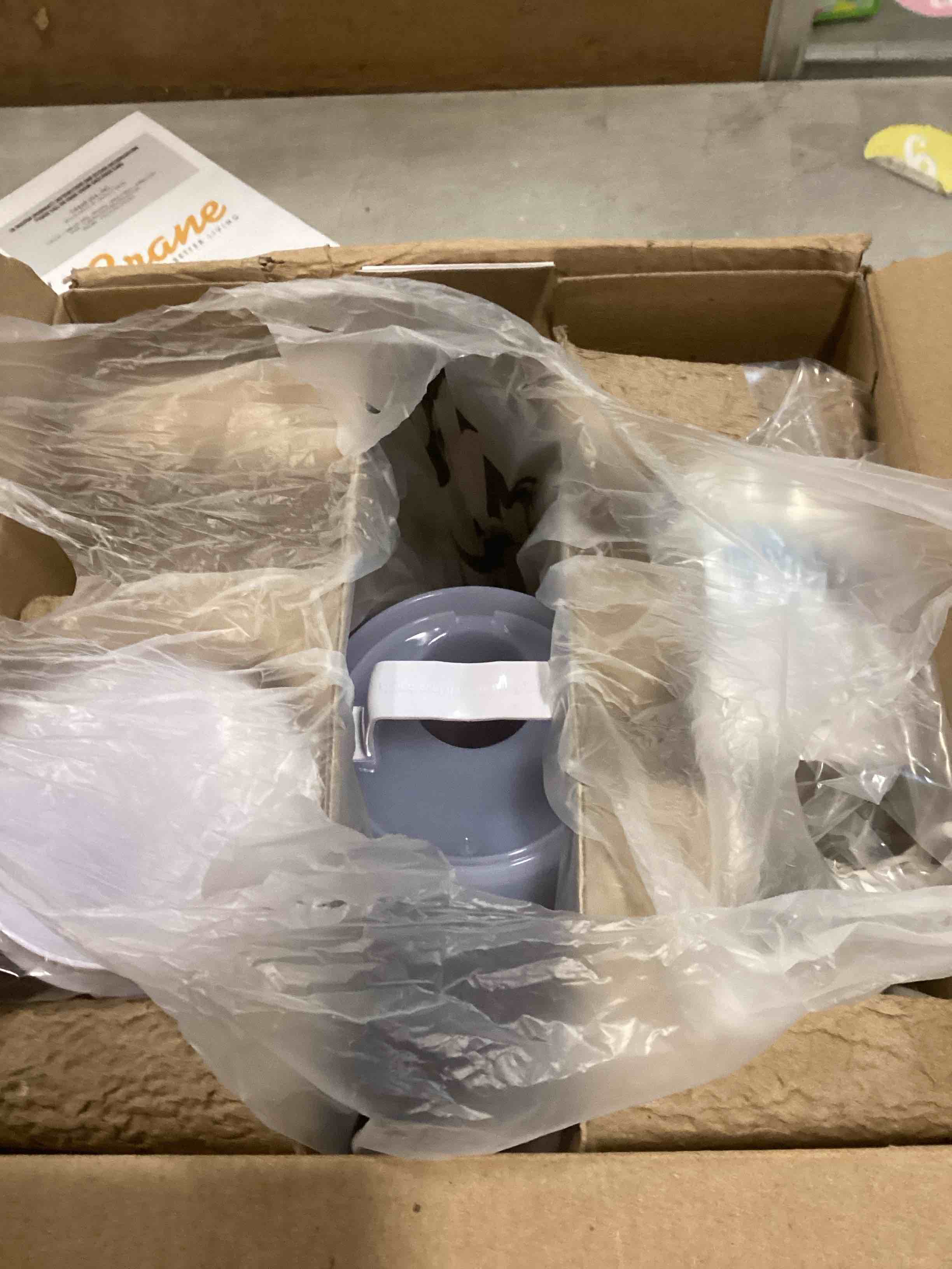 https://s3.amazonaws.com/lotting-images-prod/bidfta/PPE2159582_1738860495005.jpeg
