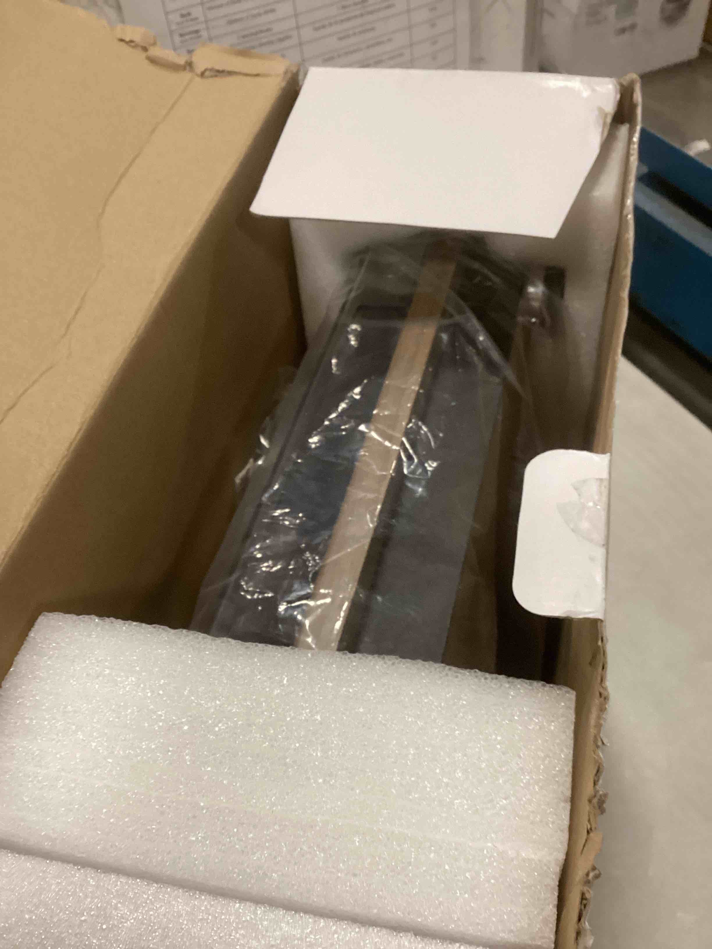 https://s3.amazonaws.com/lotting-images-prod/bidfta/PPE2160216_1739971998488.jpeg