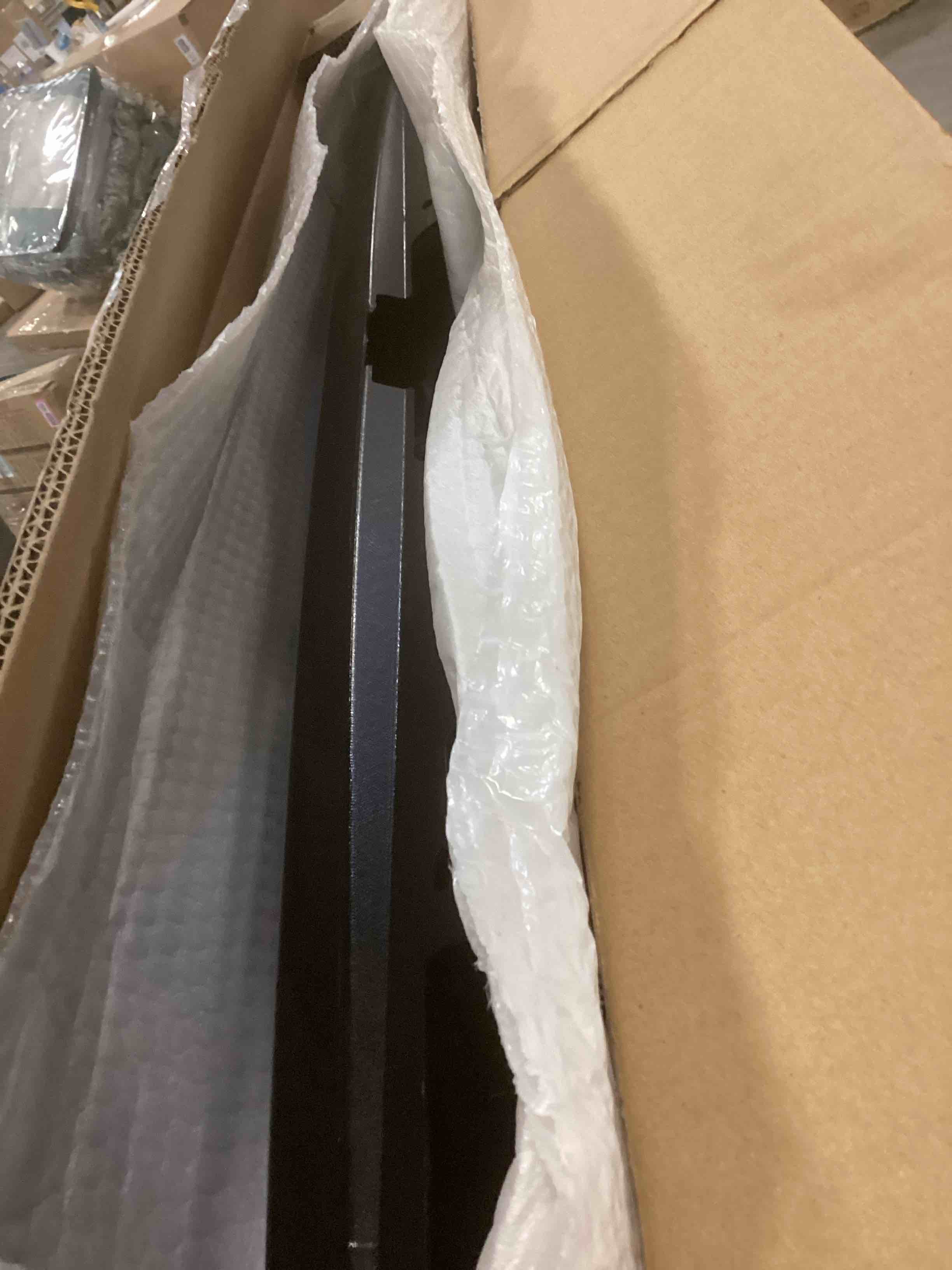 https://s3.amazonaws.com/lotting-images-prod/bidfta/PPE2160687_1740148863936.jpeg