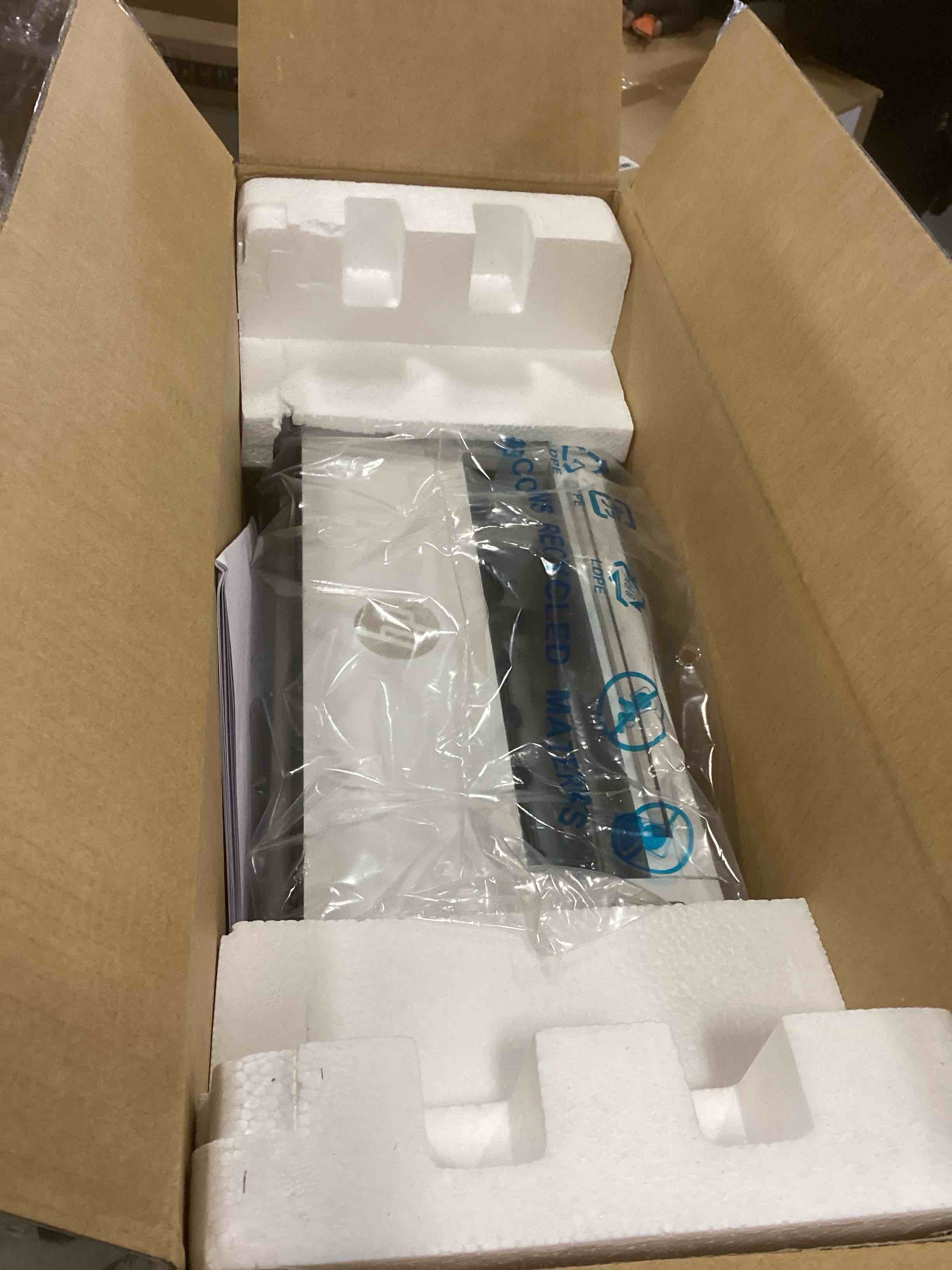 https://s3.amazonaws.com/lotting-images-prod/bidfta/PPE2160776_1740157982613.jpeg