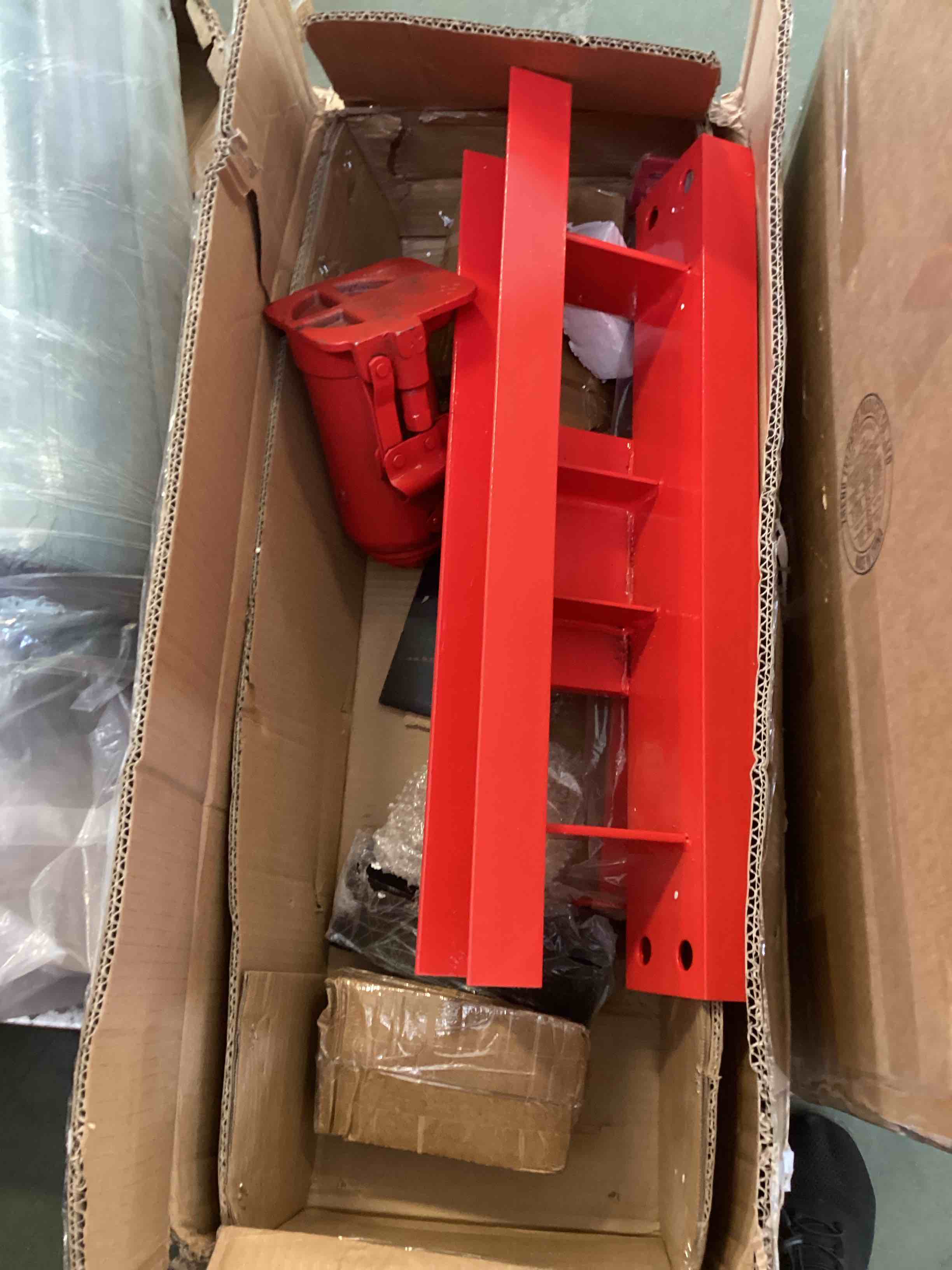 https://s3.amazonaws.com/lotting-images-prod/bidfta/PPE2161125_1750447789658.jpeg
