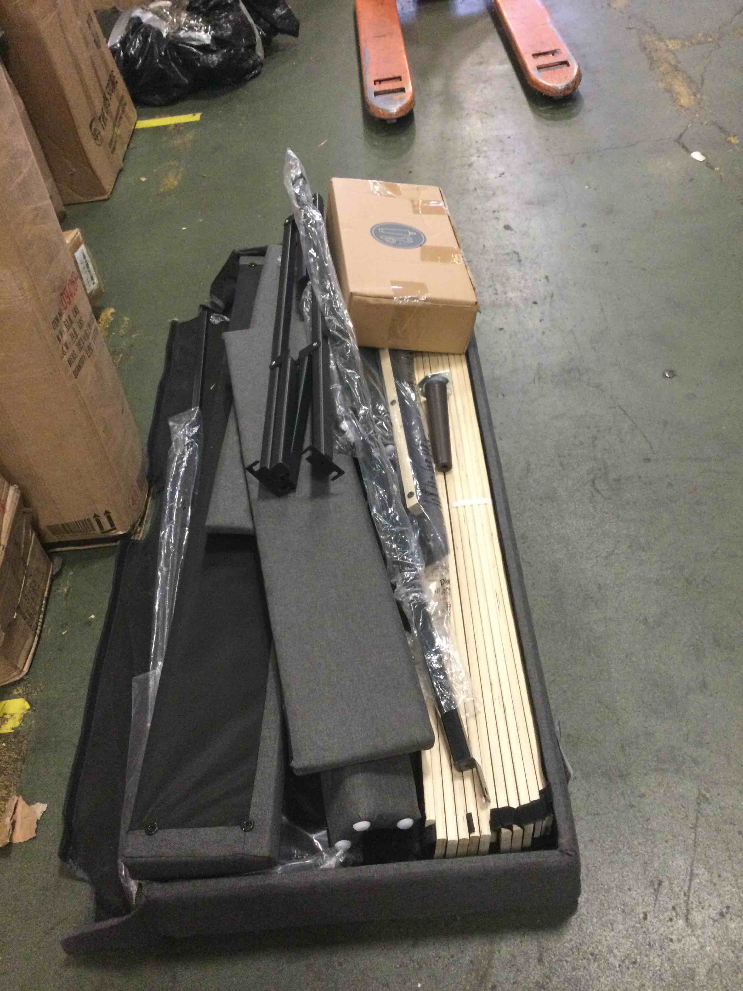 https://s3.amazonaws.com/lotting-images-prod/bidfta/PPE2161386_1753799571738.jpeg
